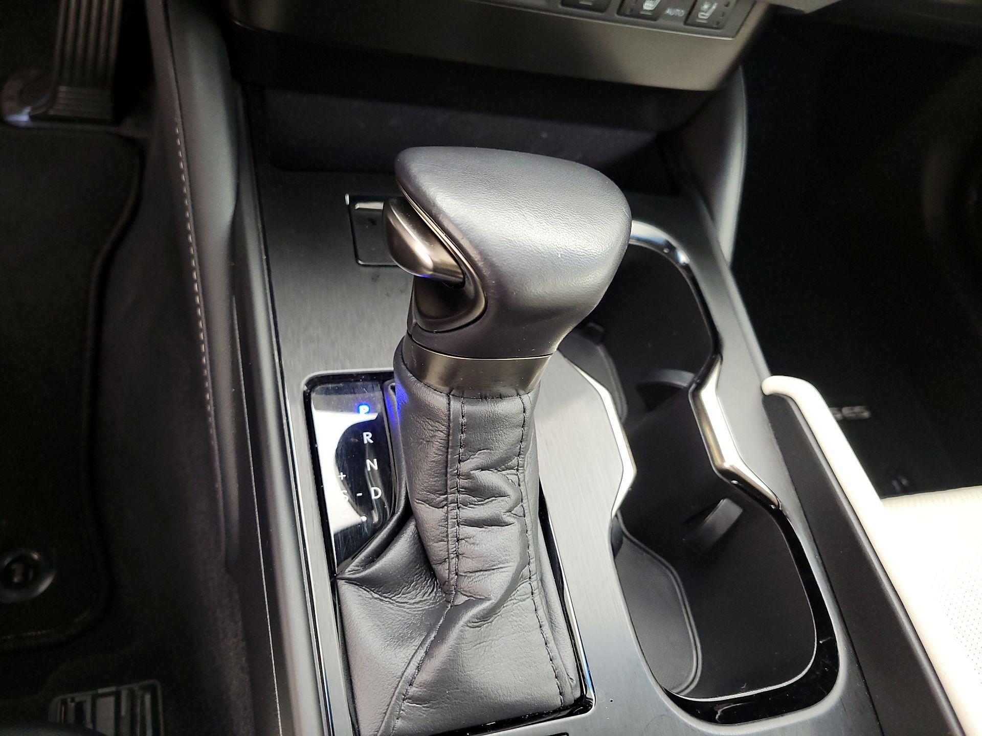 Thumbnail: 2023 Lexus ES - 15