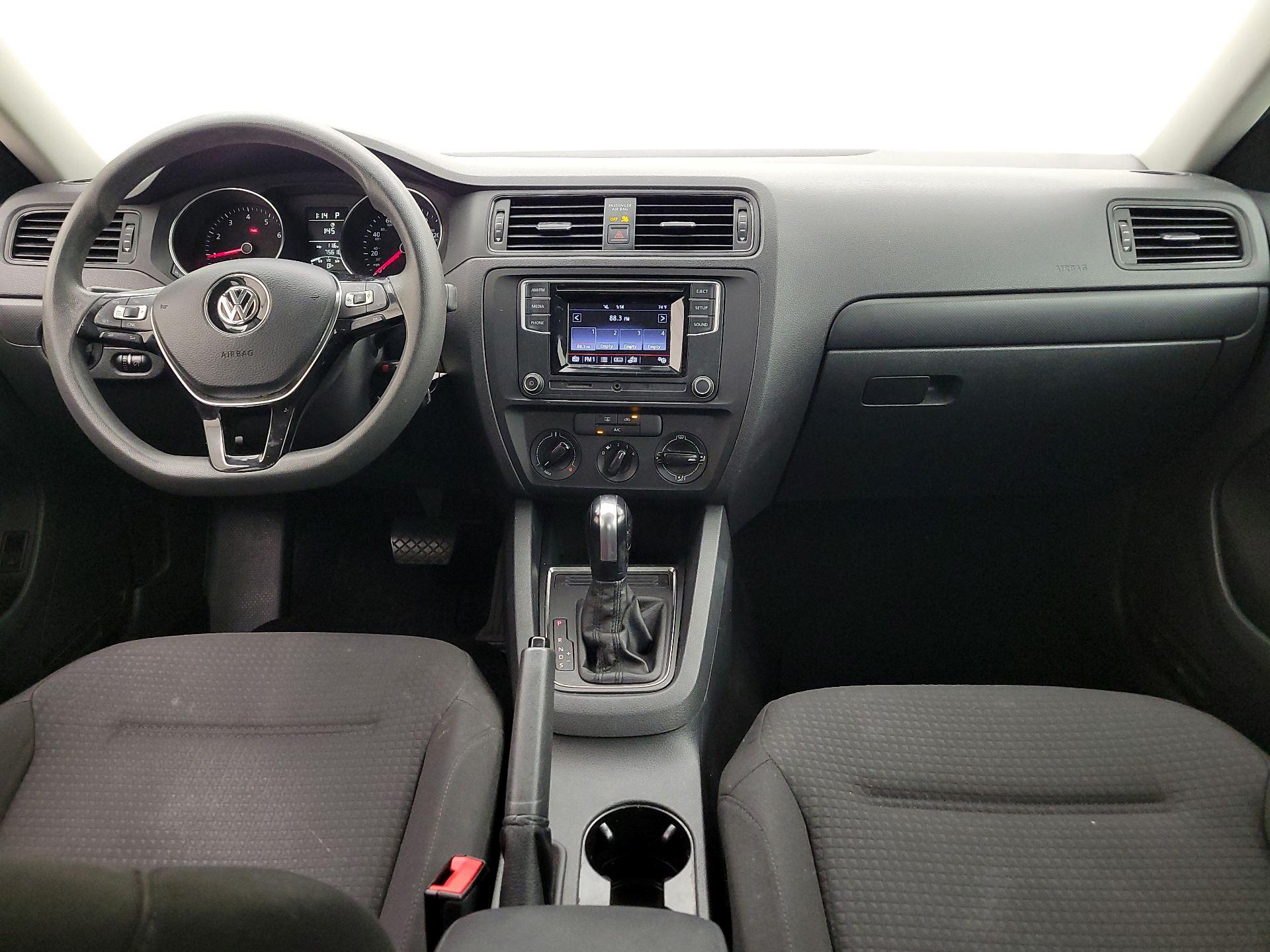 Thumbnail: 2016 Volkswagen Jetta - 9