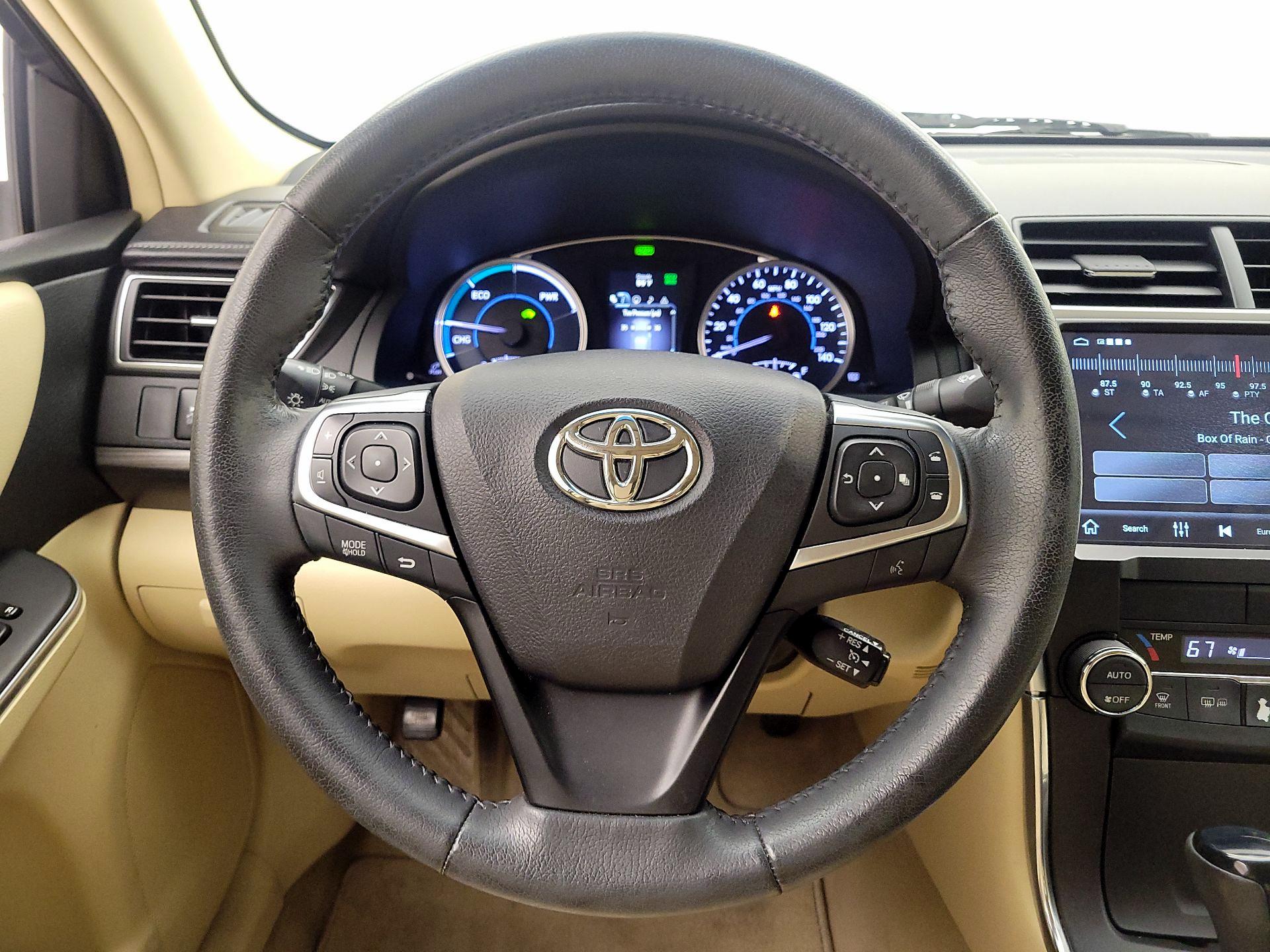 Thumbnail: 2016 Toyota Camry - 10