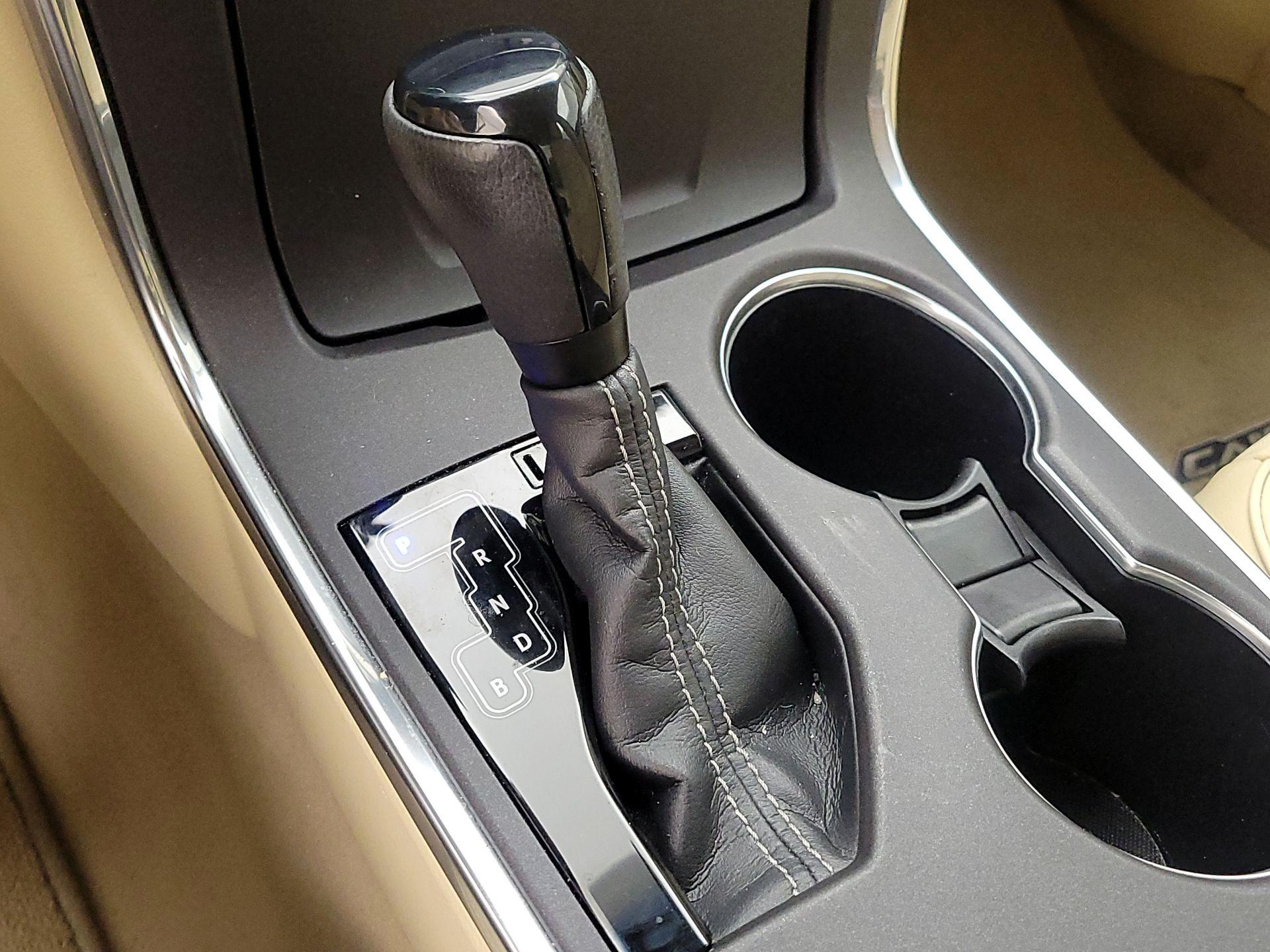 Thumbnail: 2016 Toyota Camry - 17