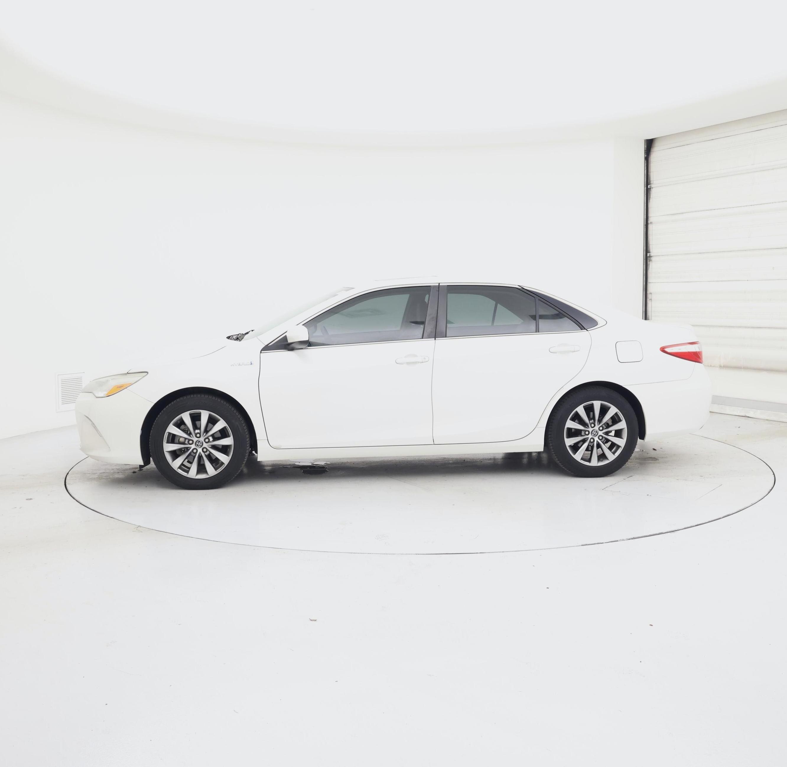 Thumbnail: 2016 Toyota Camry - 3