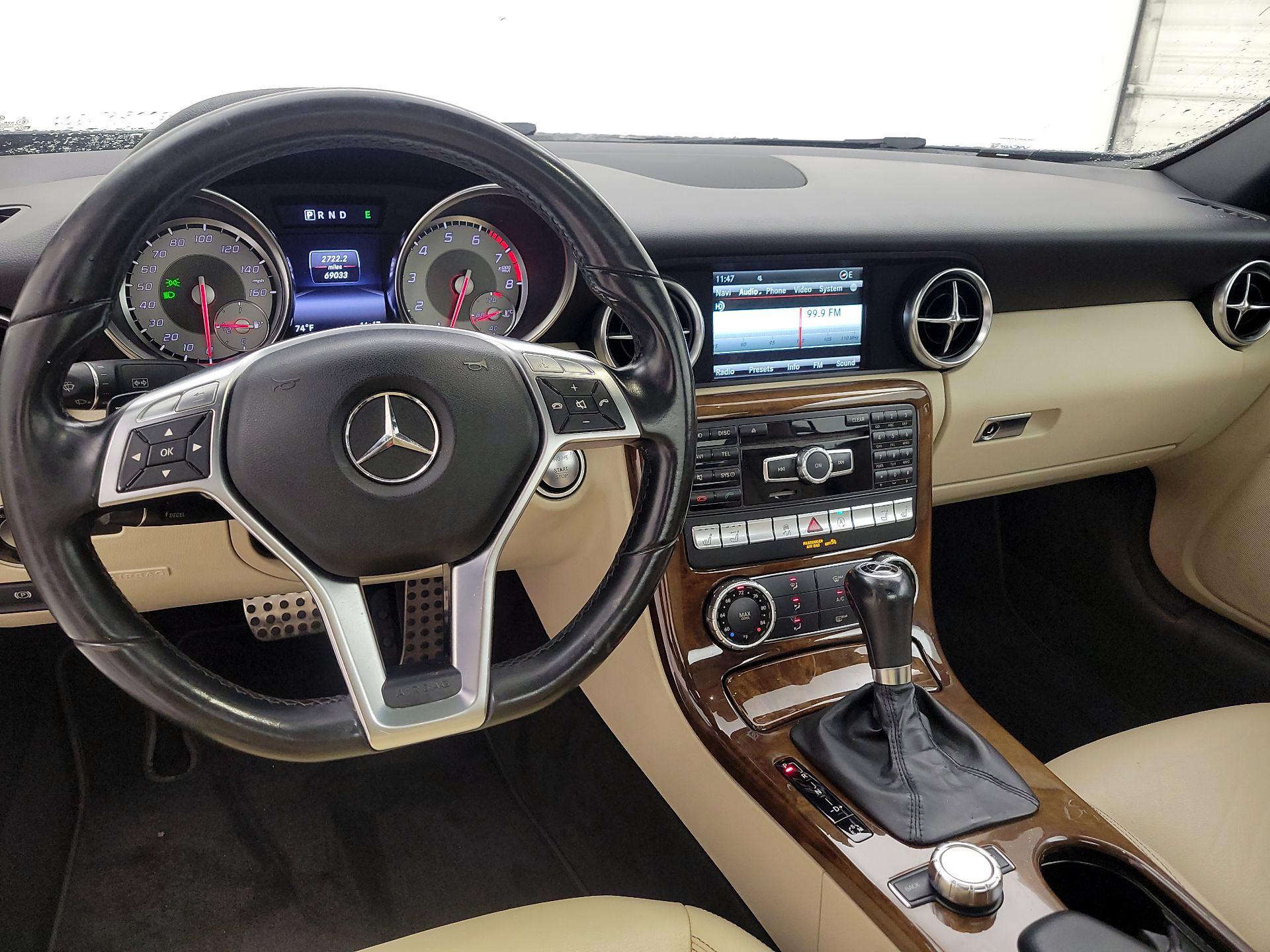 Thumbnail: 2015 Mercedes-Benz SLK - 9