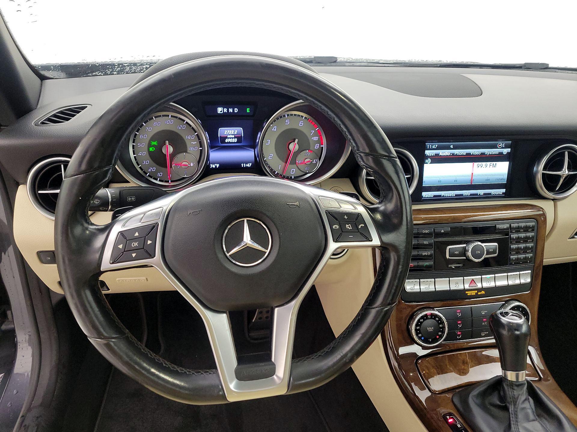 Thumbnail: 2015 Mercedes-Benz SLK - 10