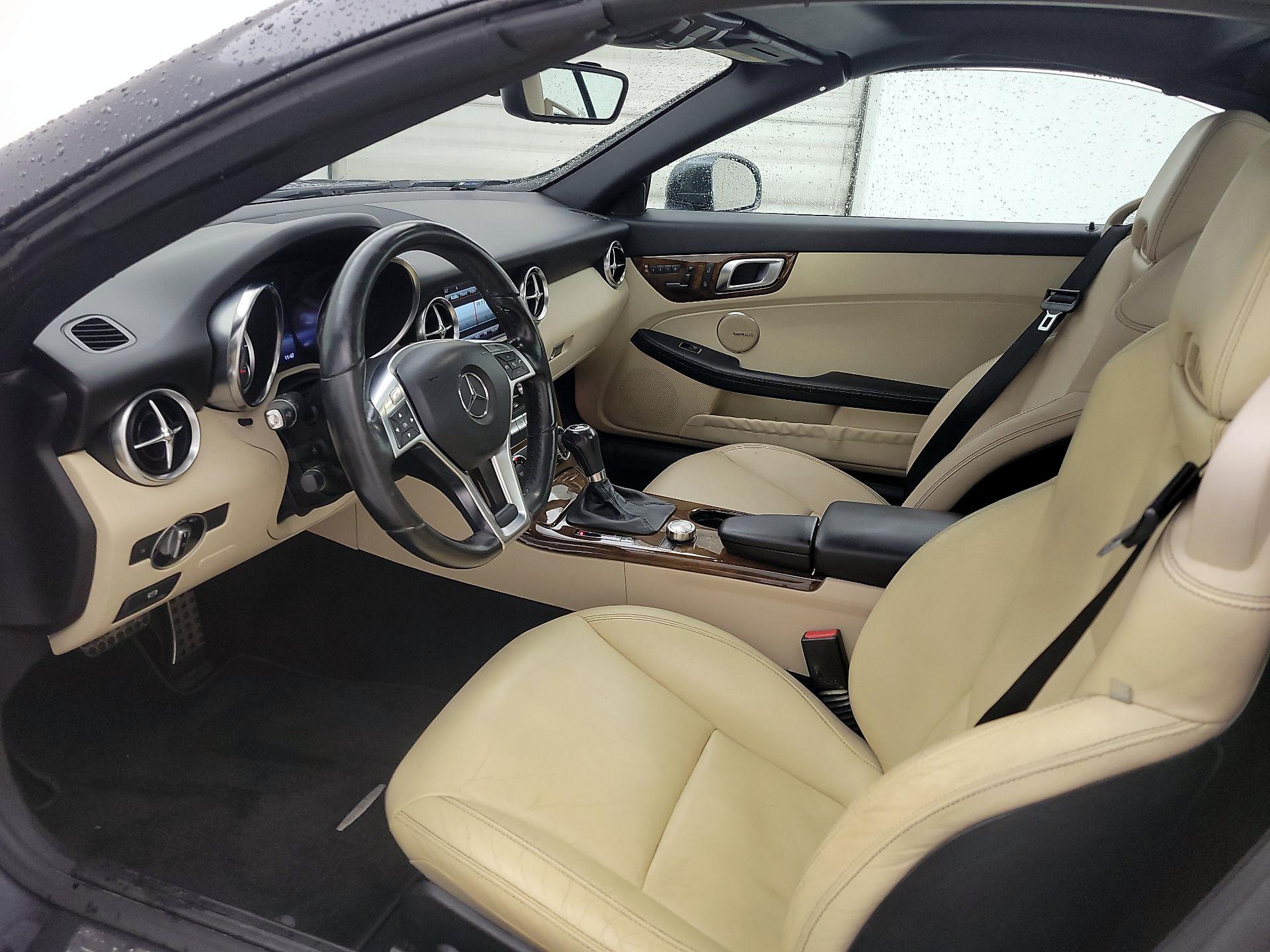 Thumbnail: 2015 Mercedes-Benz SLK - 11