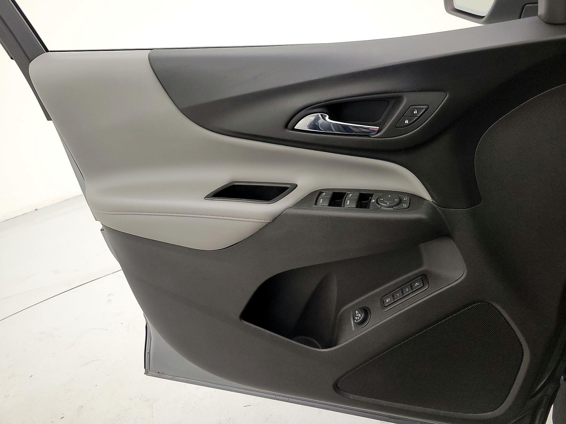 Thumbnail: 2018 Chevrolet Equinox - 12