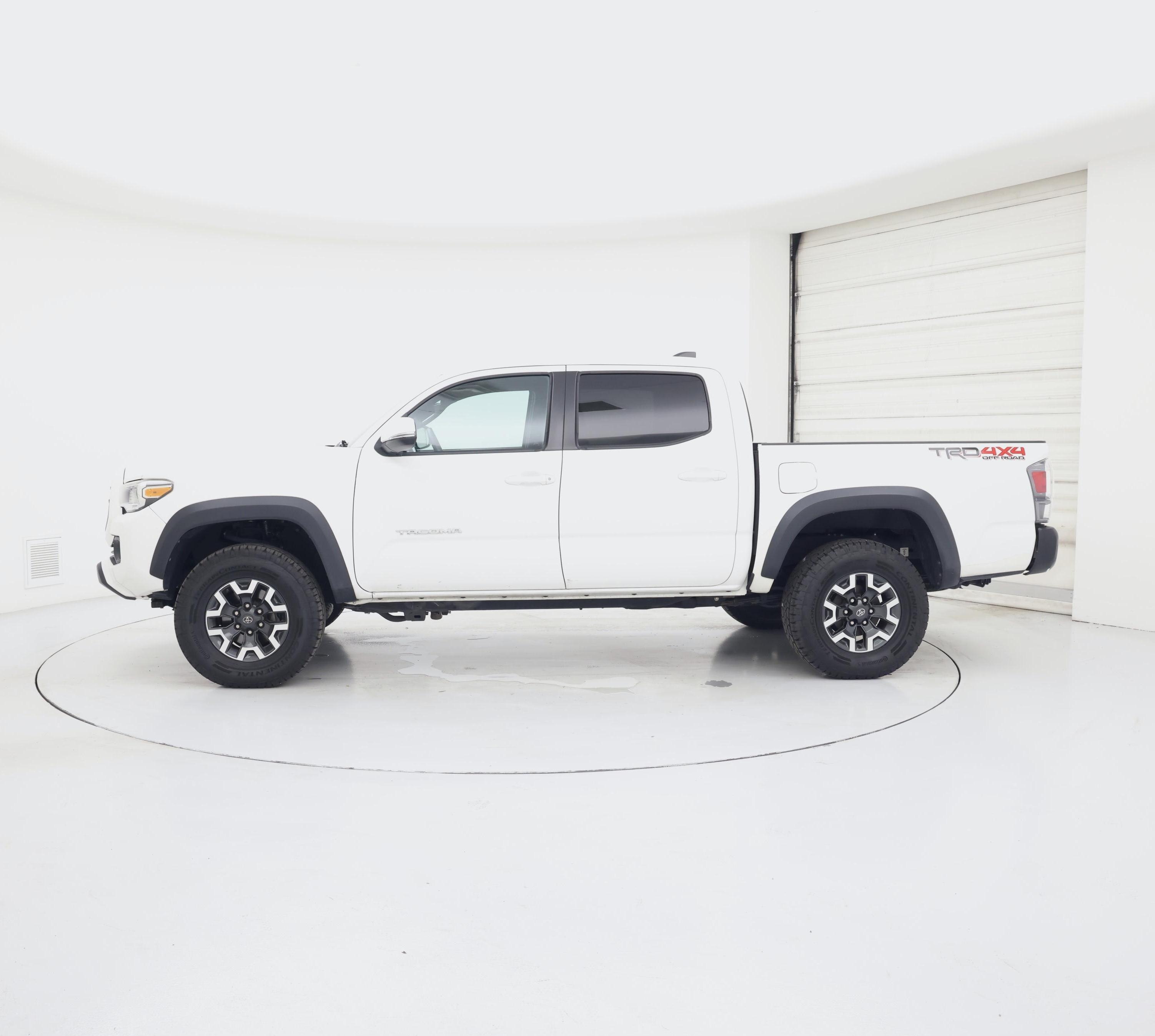 Thumbnail: 2020 Toyota Tacoma - 3