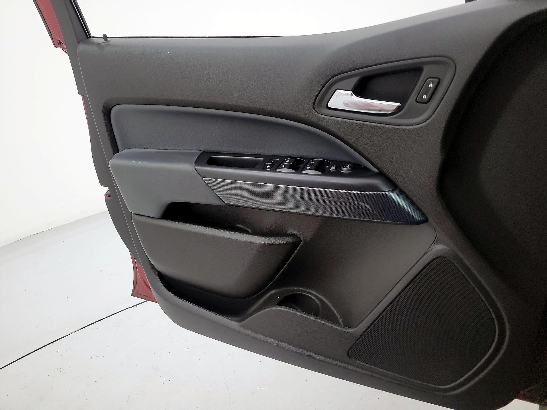 Thumbnail: 2015 Chevrolet Colorado - 12
