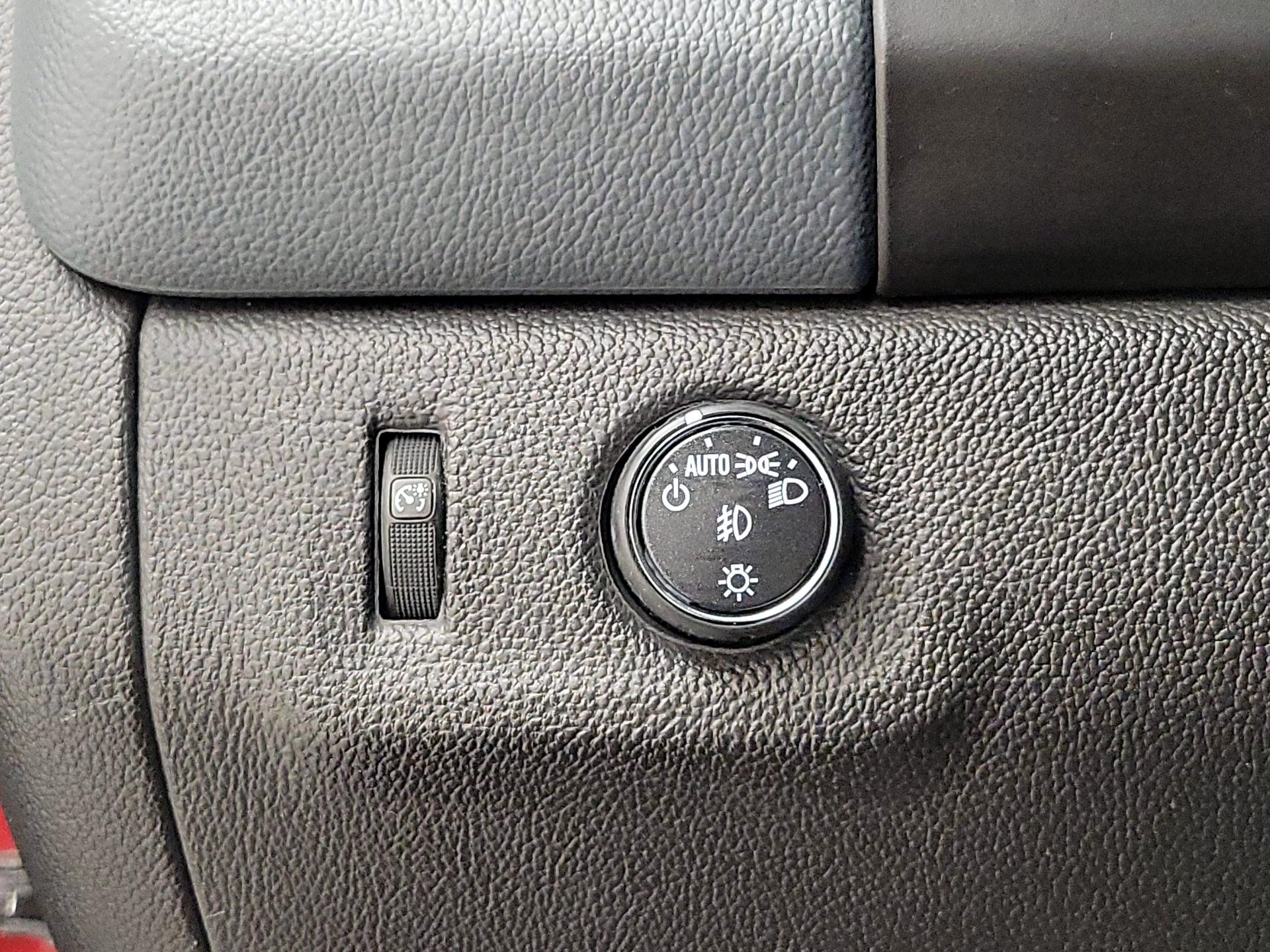 Thumbnail: 2015 Chevrolet Colorado - 13