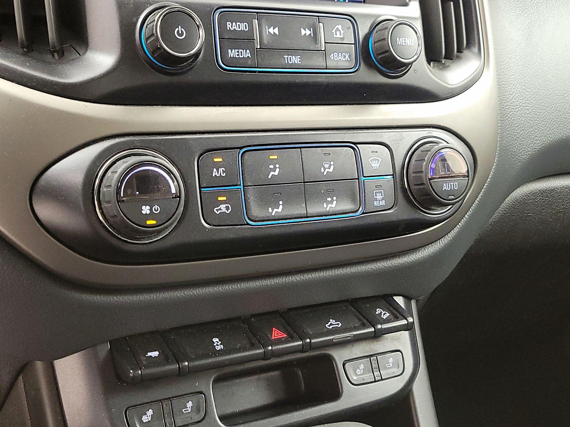 Thumbnail: 2015 Chevrolet Colorado - 16