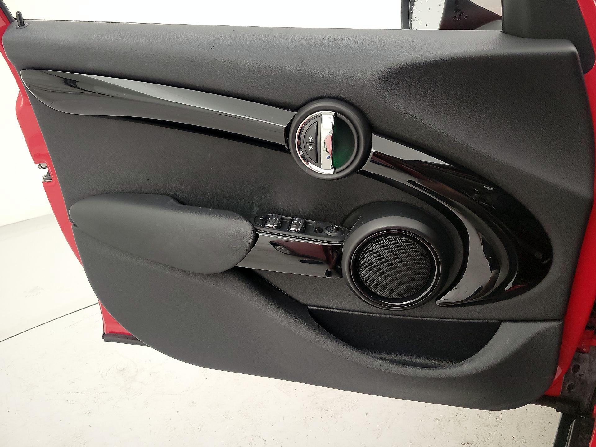 Thumbnail: 2019 MINI Cooper Hardtop - 12