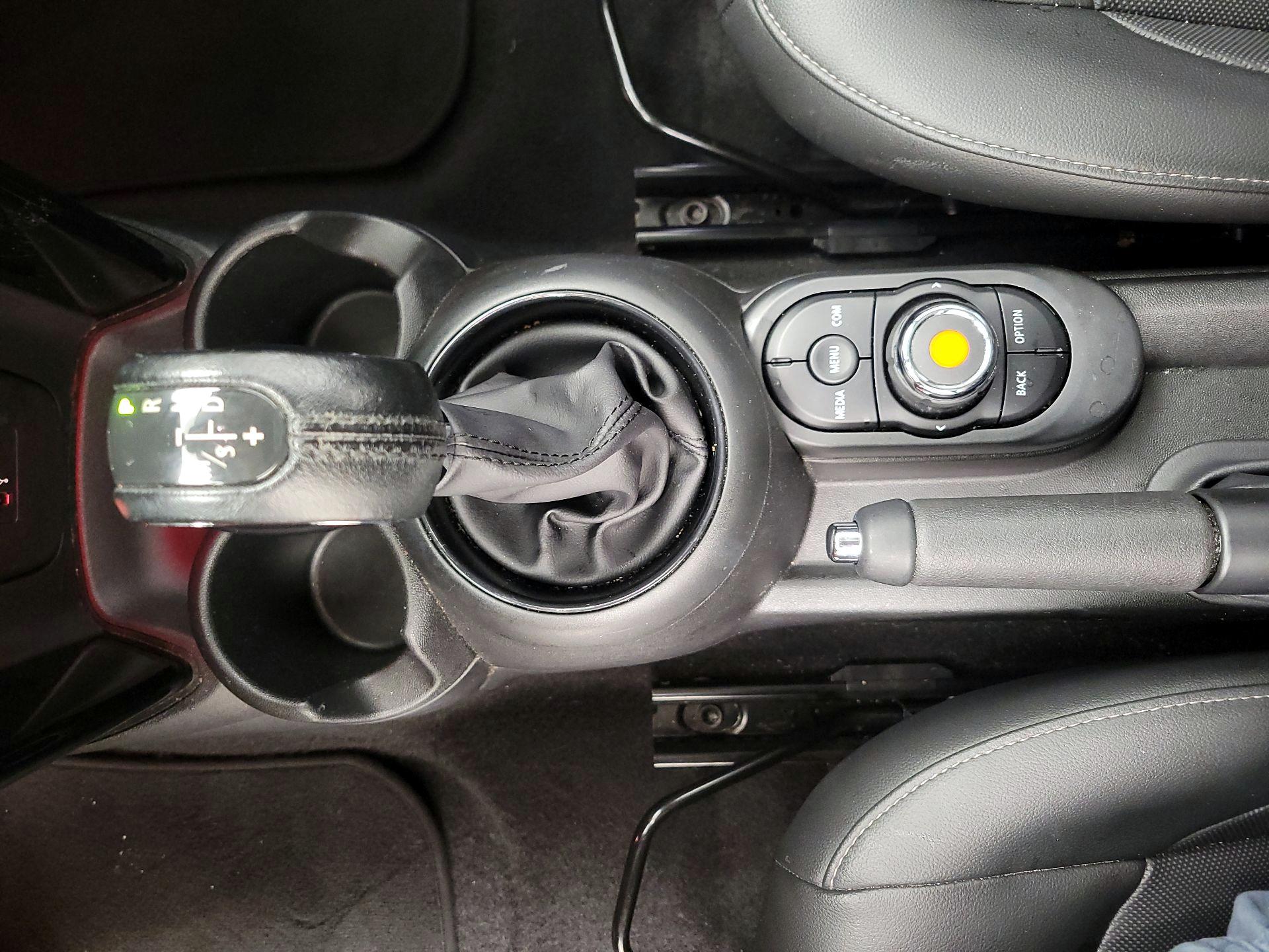 Thumbnail: 2019 MINI Cooper Hardtop - 17