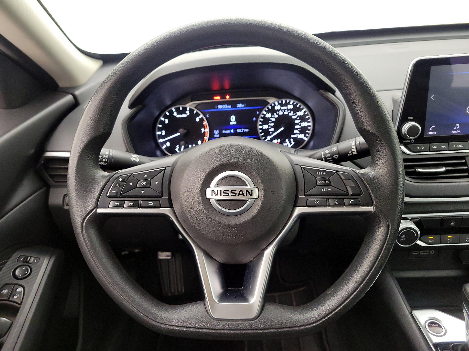 Thumbnail: 2020 Nissan Altima - 10