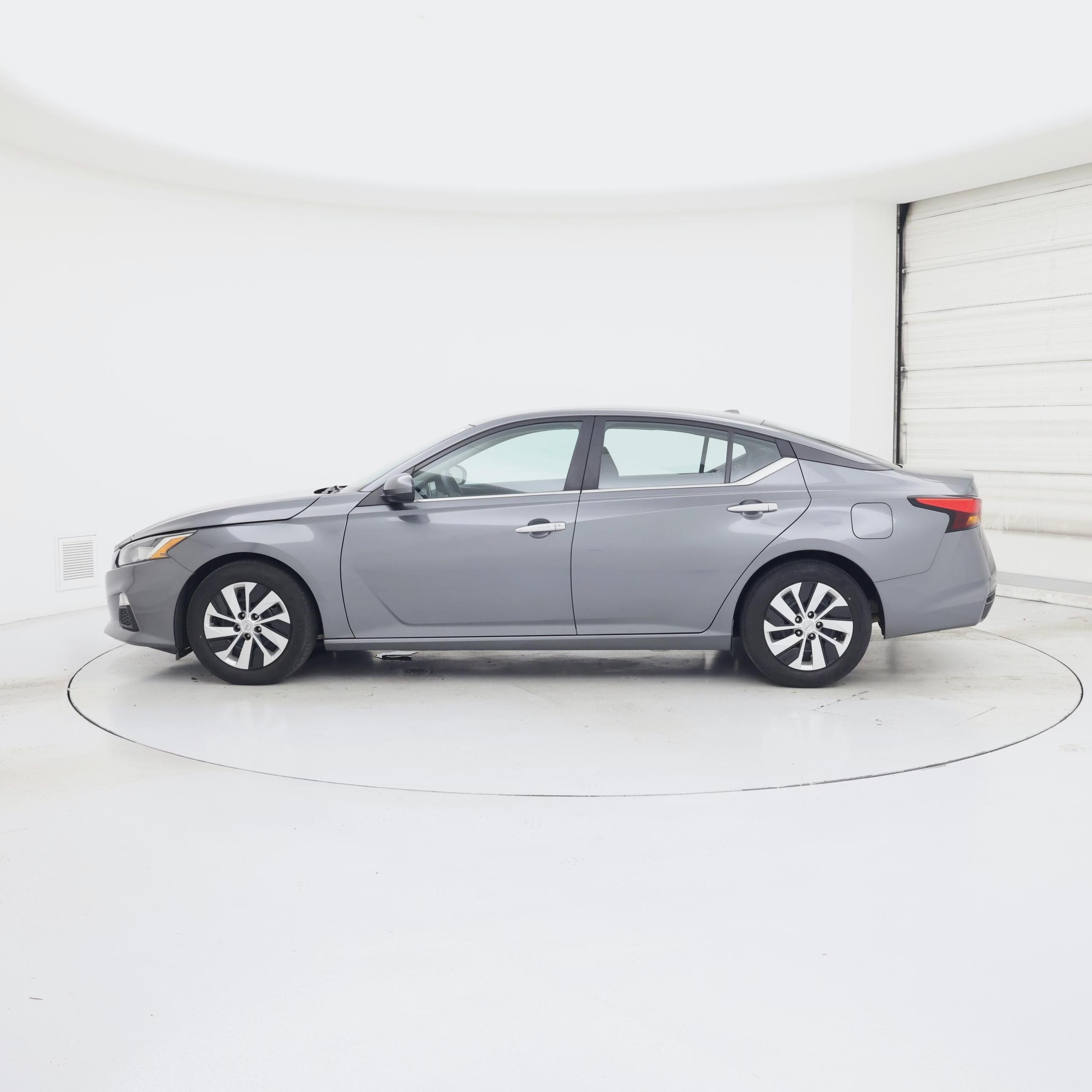 Thumbnail: 2020 Nissan Altima - 3