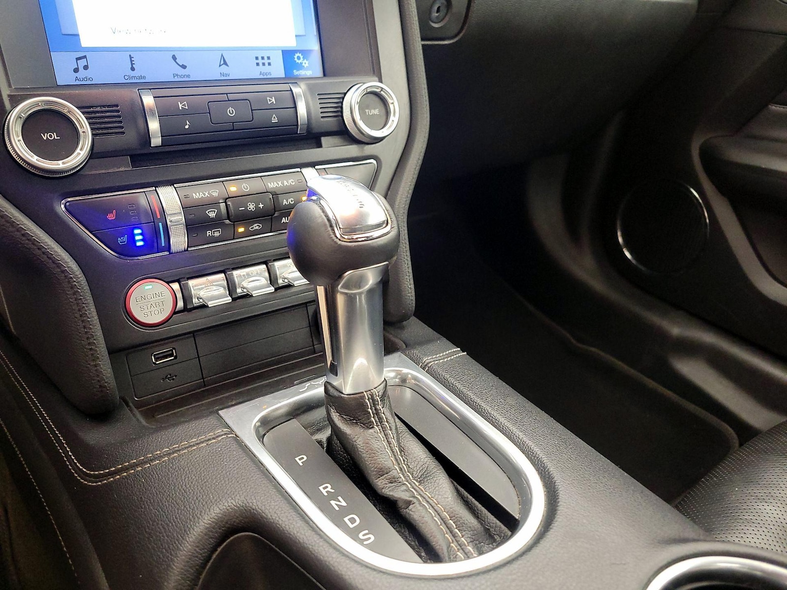 2018 Ford Mustang EcoBoost Premium - Photo 16