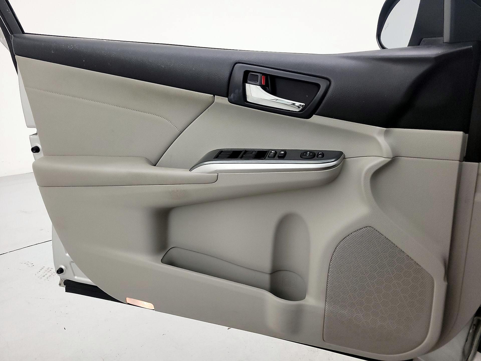 Thumbnail: 2014 Toyota Camry - 12