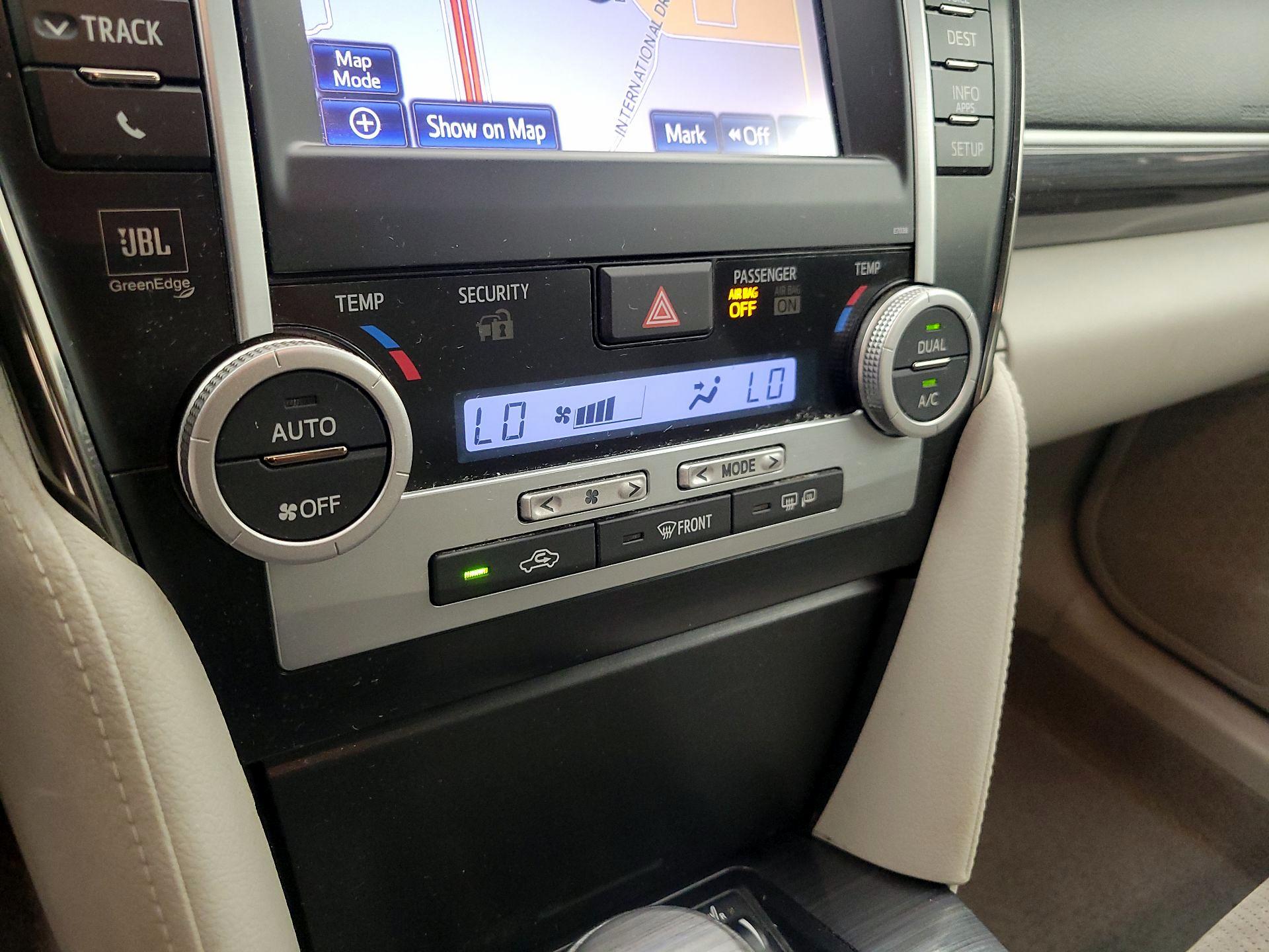 Thumbnail: 2014 Toyota Camry - 14