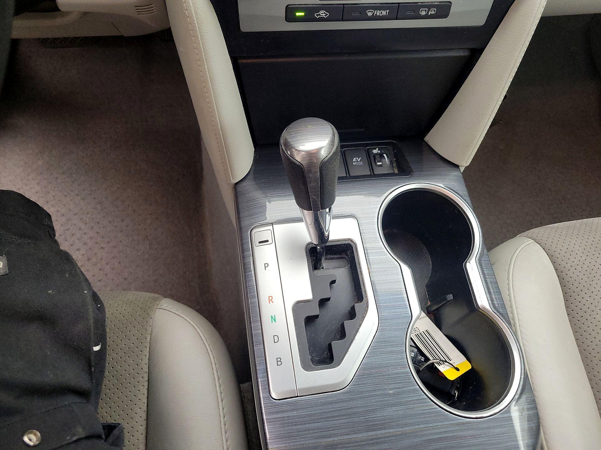 Thumbnail: 2014 Toyota Camry - 15