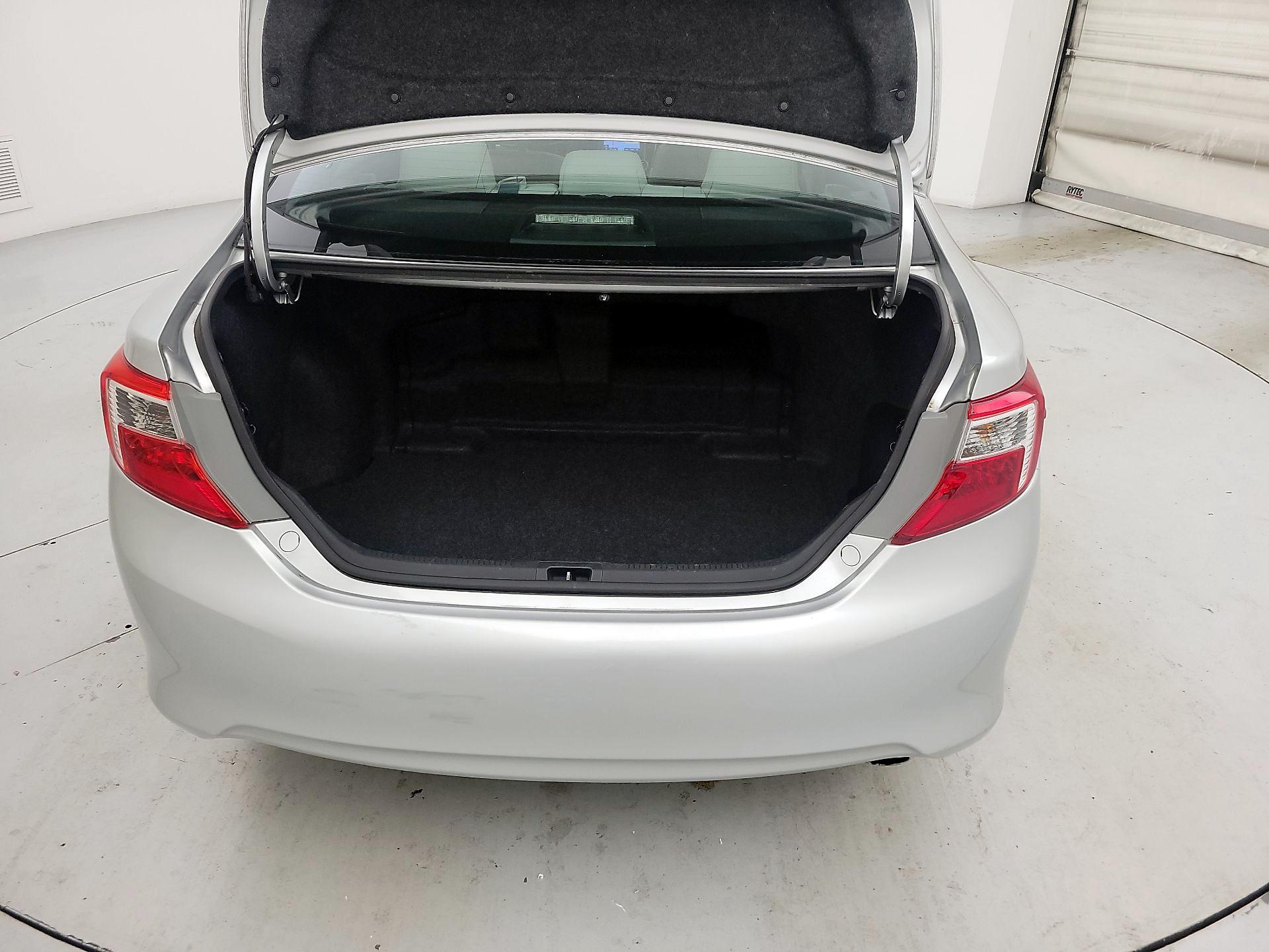 Thumbnail: 2014 Toyota Camry - 16