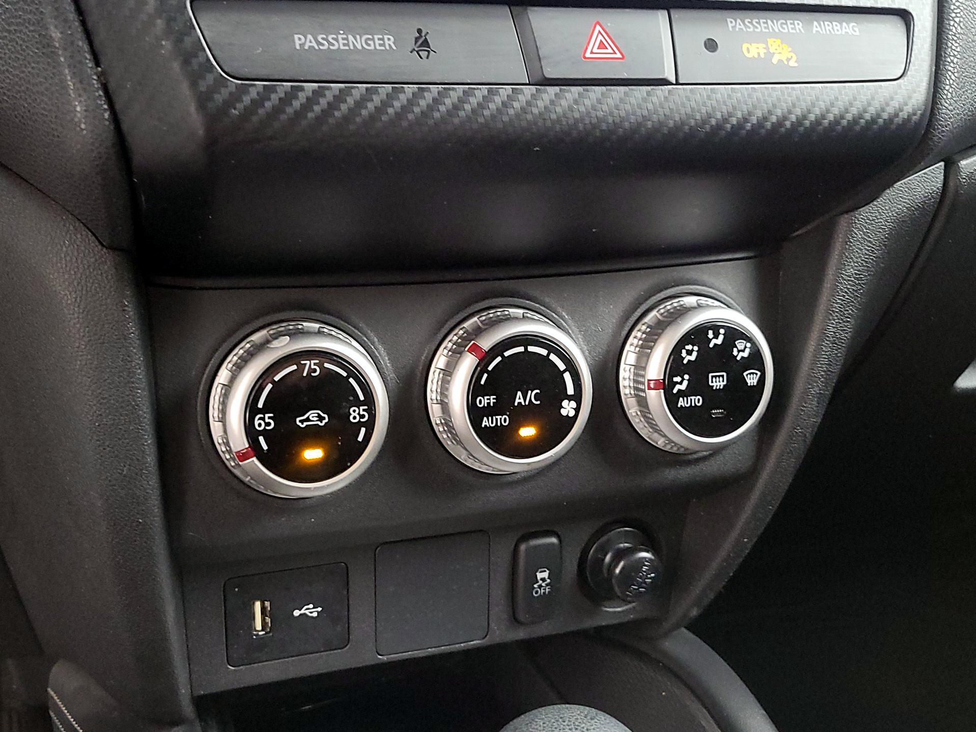 Thumbnail: 2022 Mitsubishi Outlander Sport - 16