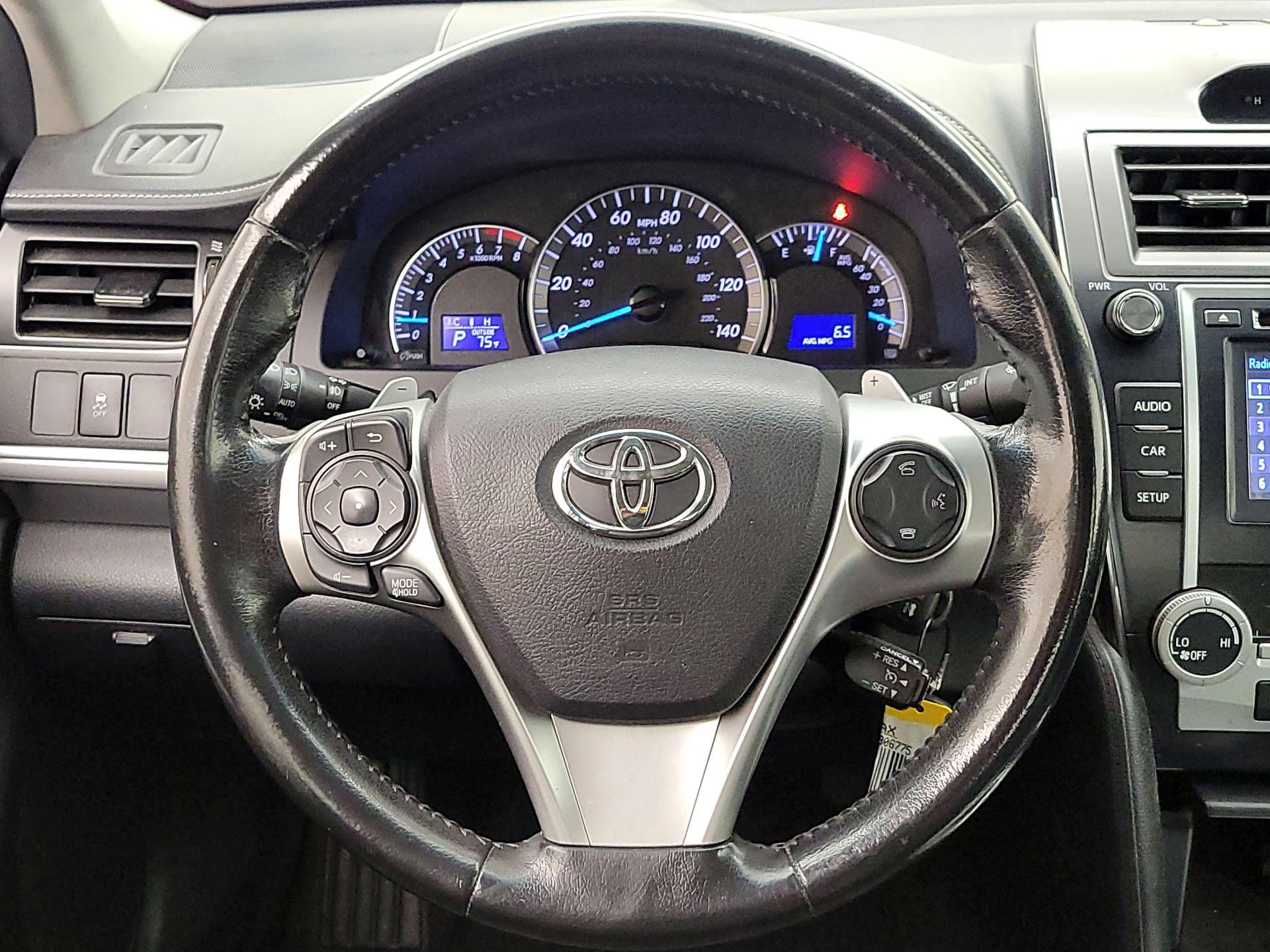 Thumbnail: 2014 Toyota Camry - 10