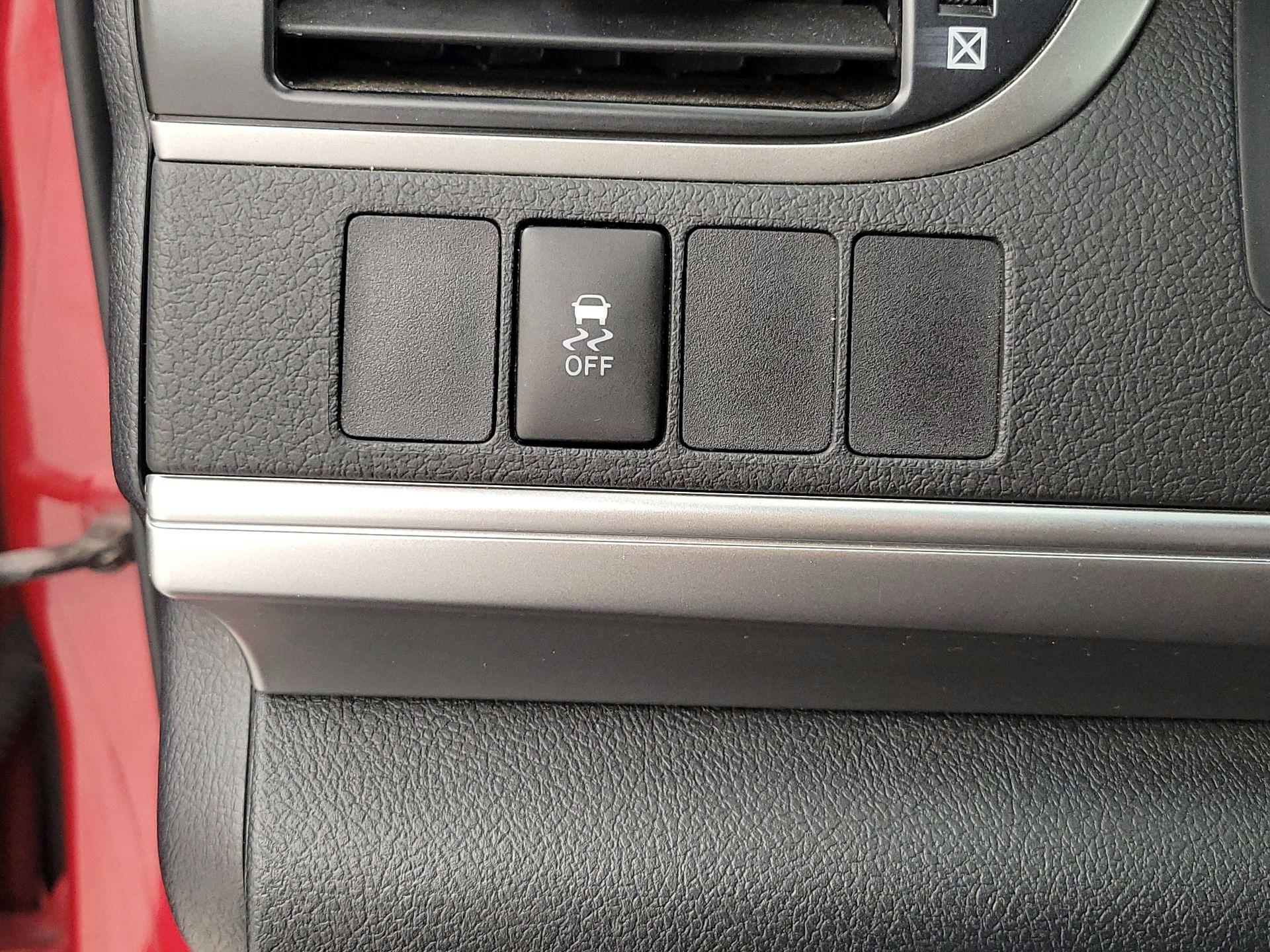 Thumbnail: 2014 Toyota Camry - 13