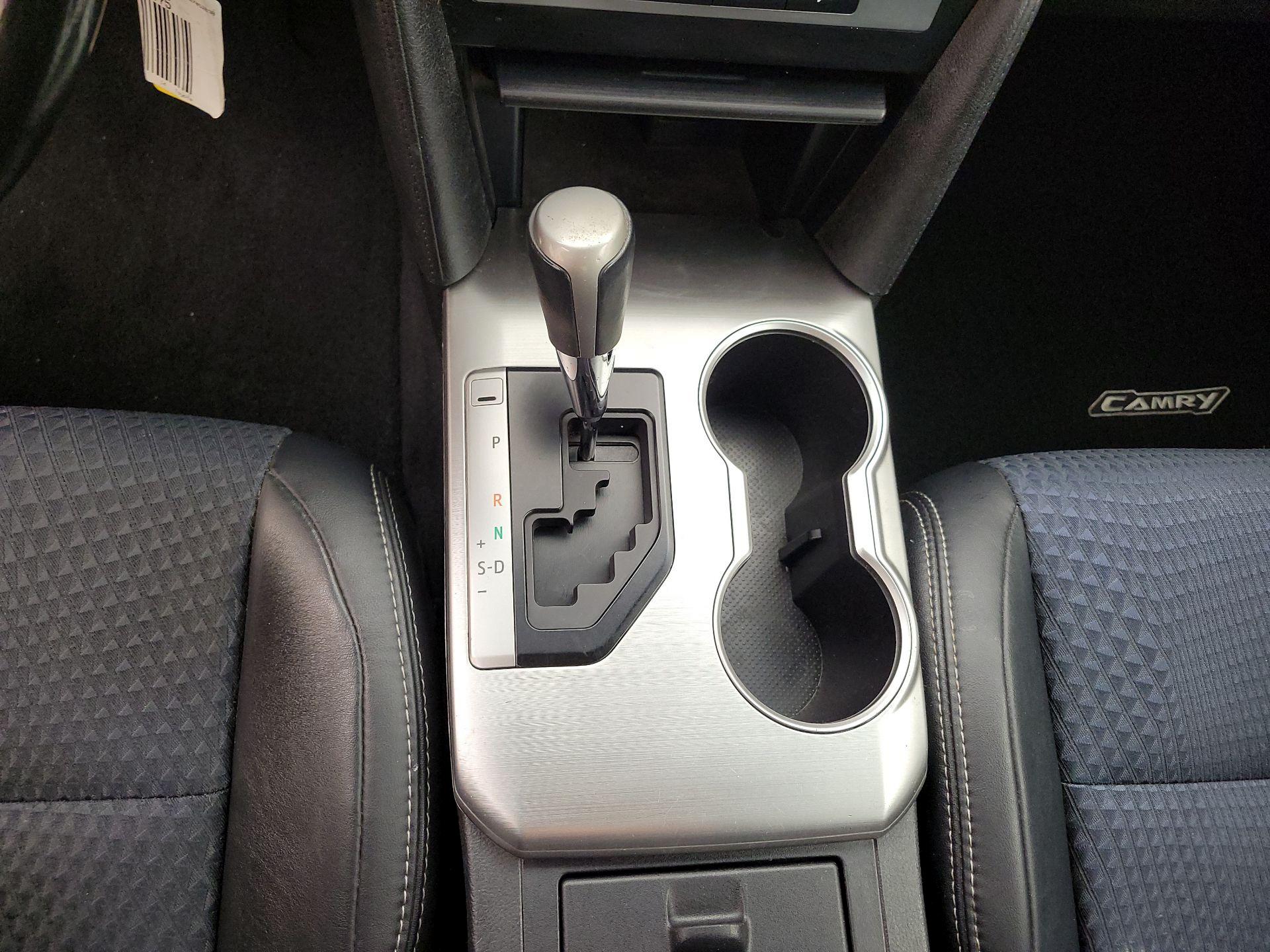 Thumbnail: 2014 Toyota Camry - 17