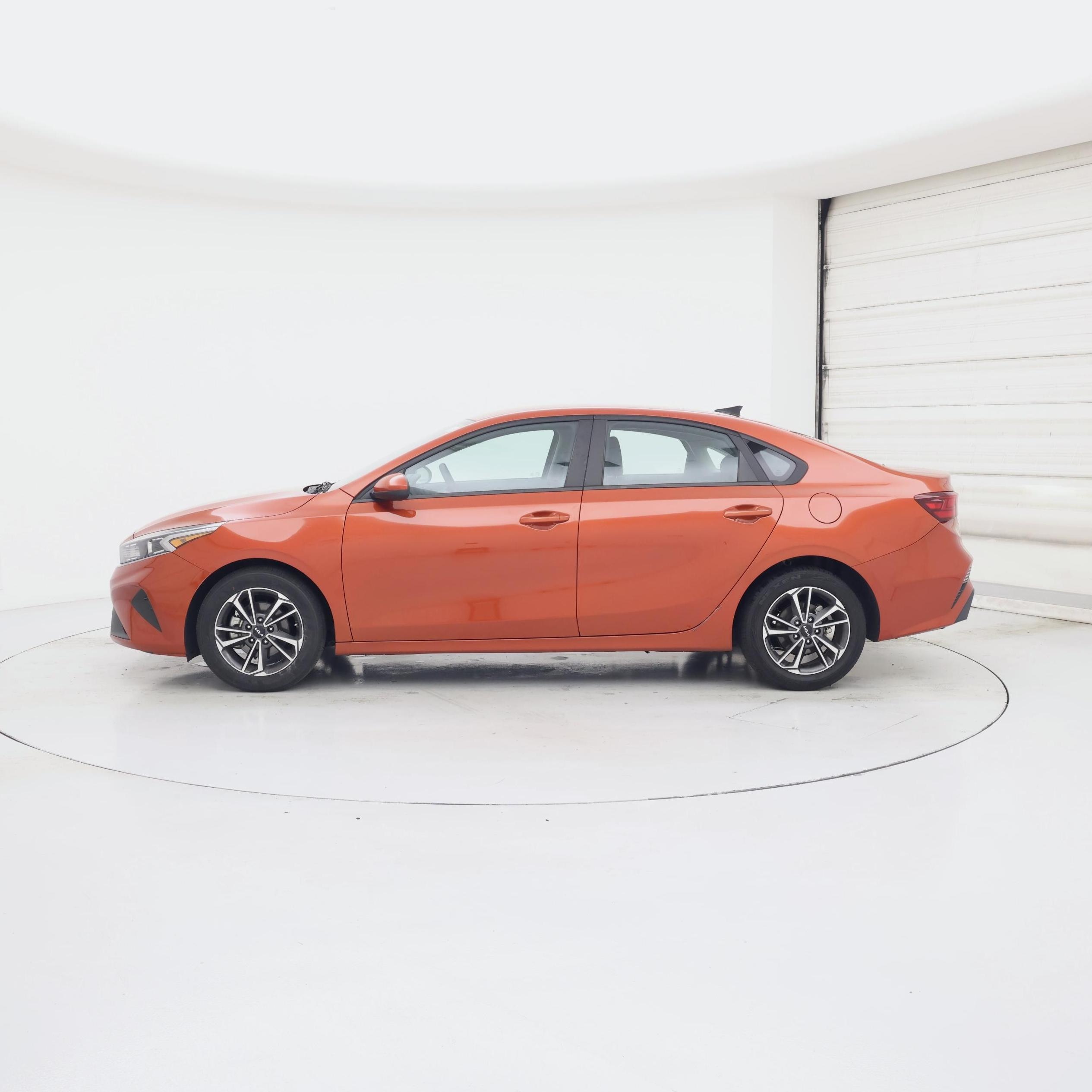 Thumbnail: 2022 Kia Forte - 3