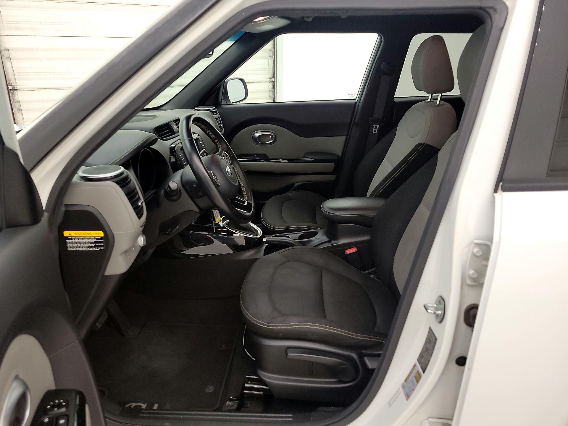 Thumbnail: 2016 Kia Soul - 11