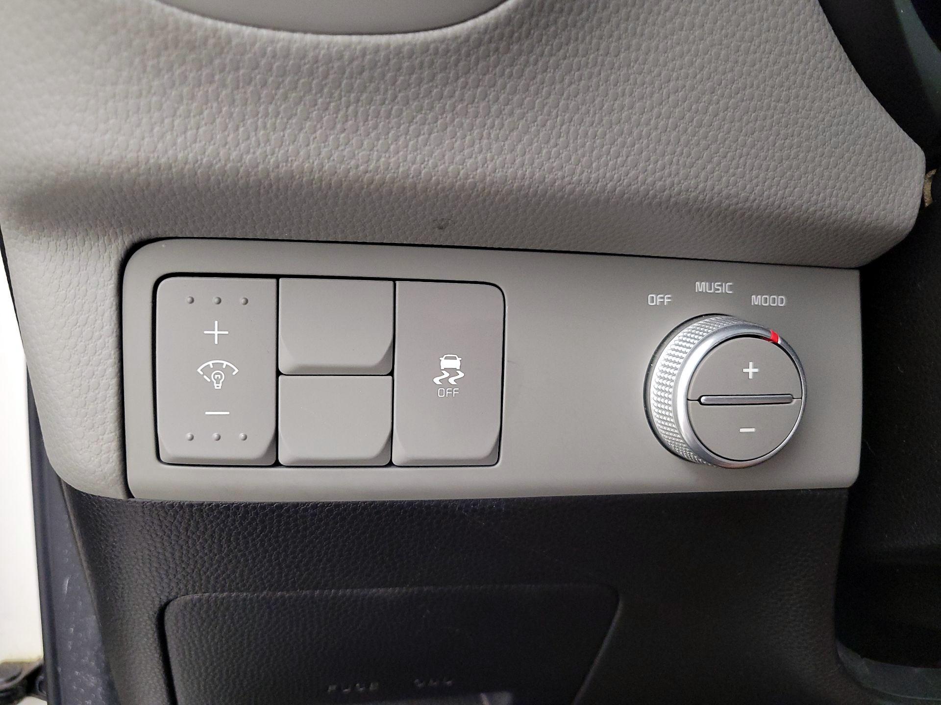 Thumbnail: 2016 Kia Soul - 13