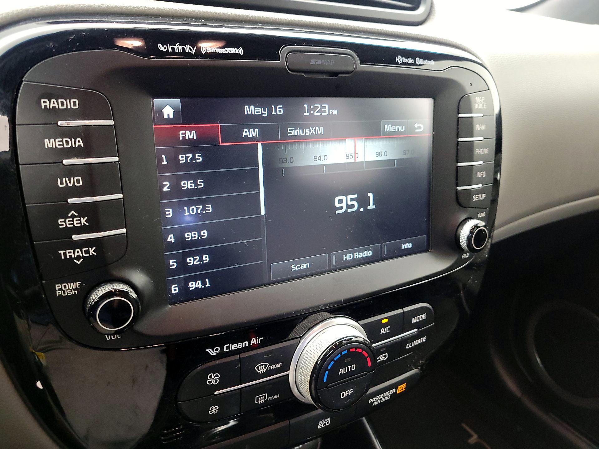 Thumbnail: 2016 Kia Soul - 16