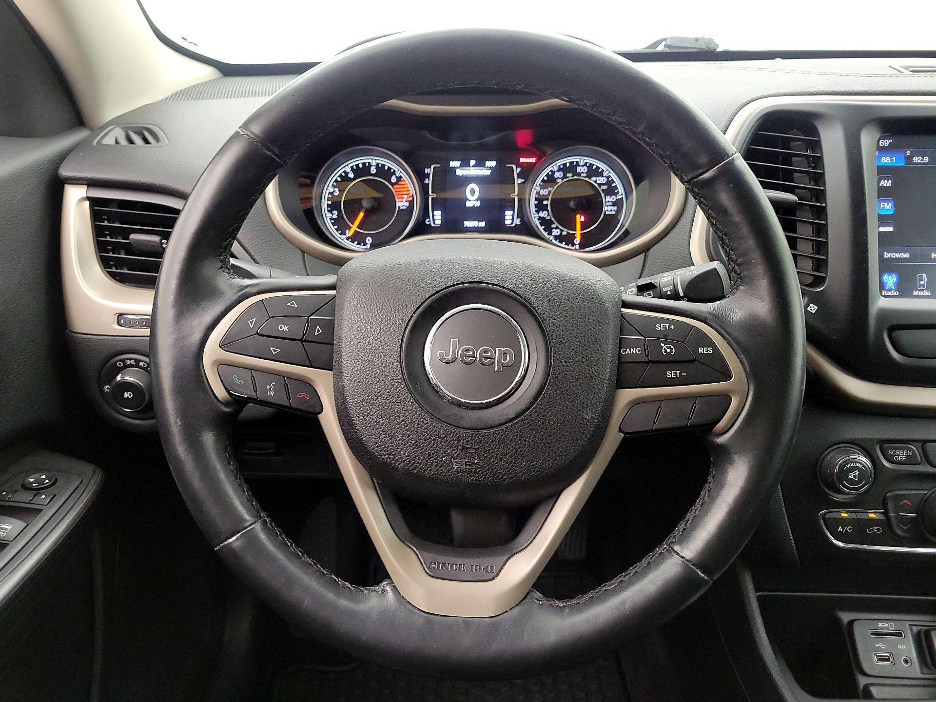 Thumbnail: 2016 Jeep Cherokee - 10