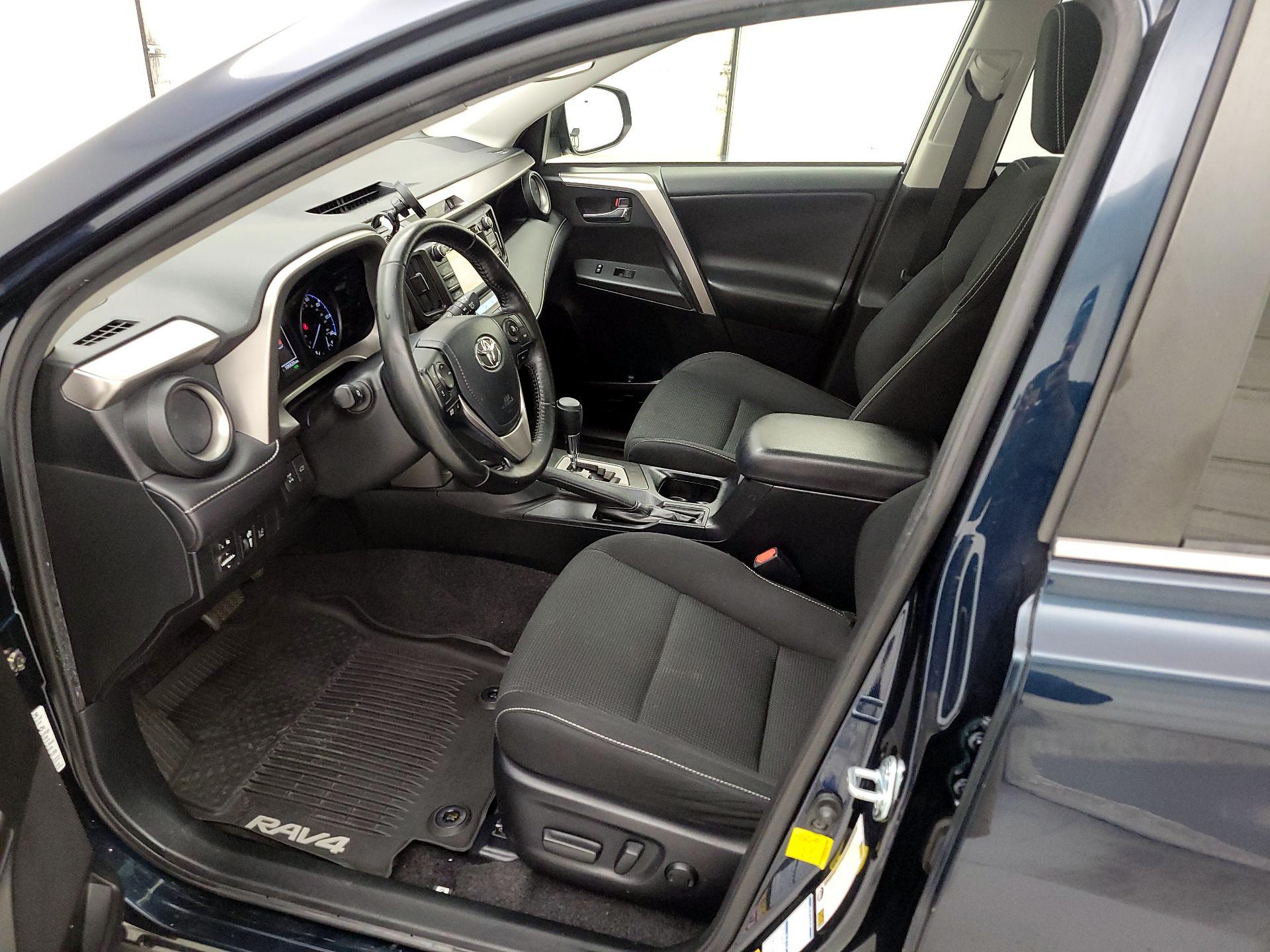 Thumbnail: 2018 Toyota RAV4 - 11