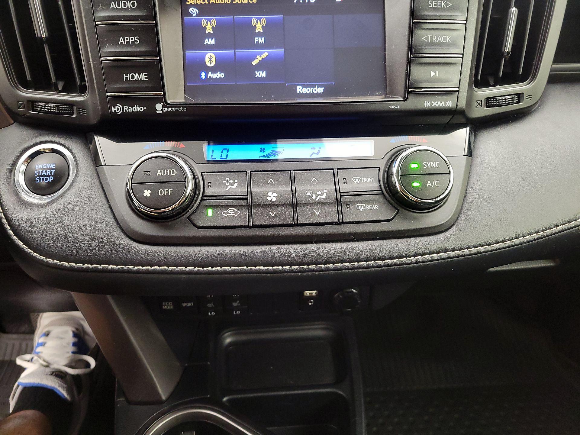 Thumbnail: 2018 Toyota RAV4 - 15