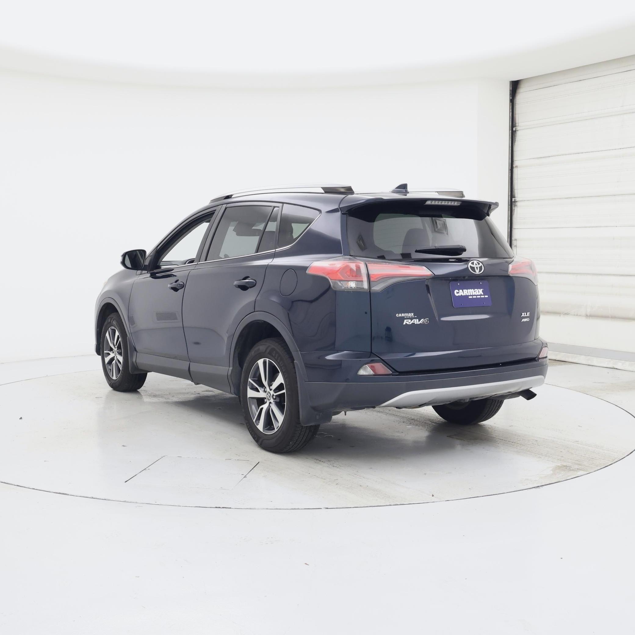 Thumbnail: 2018 Toyota RAV4 - 2