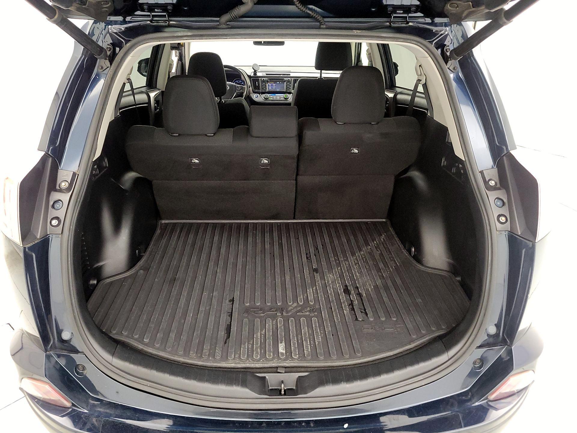 Thumbnail: 2018 Toyota RAV4 - 20