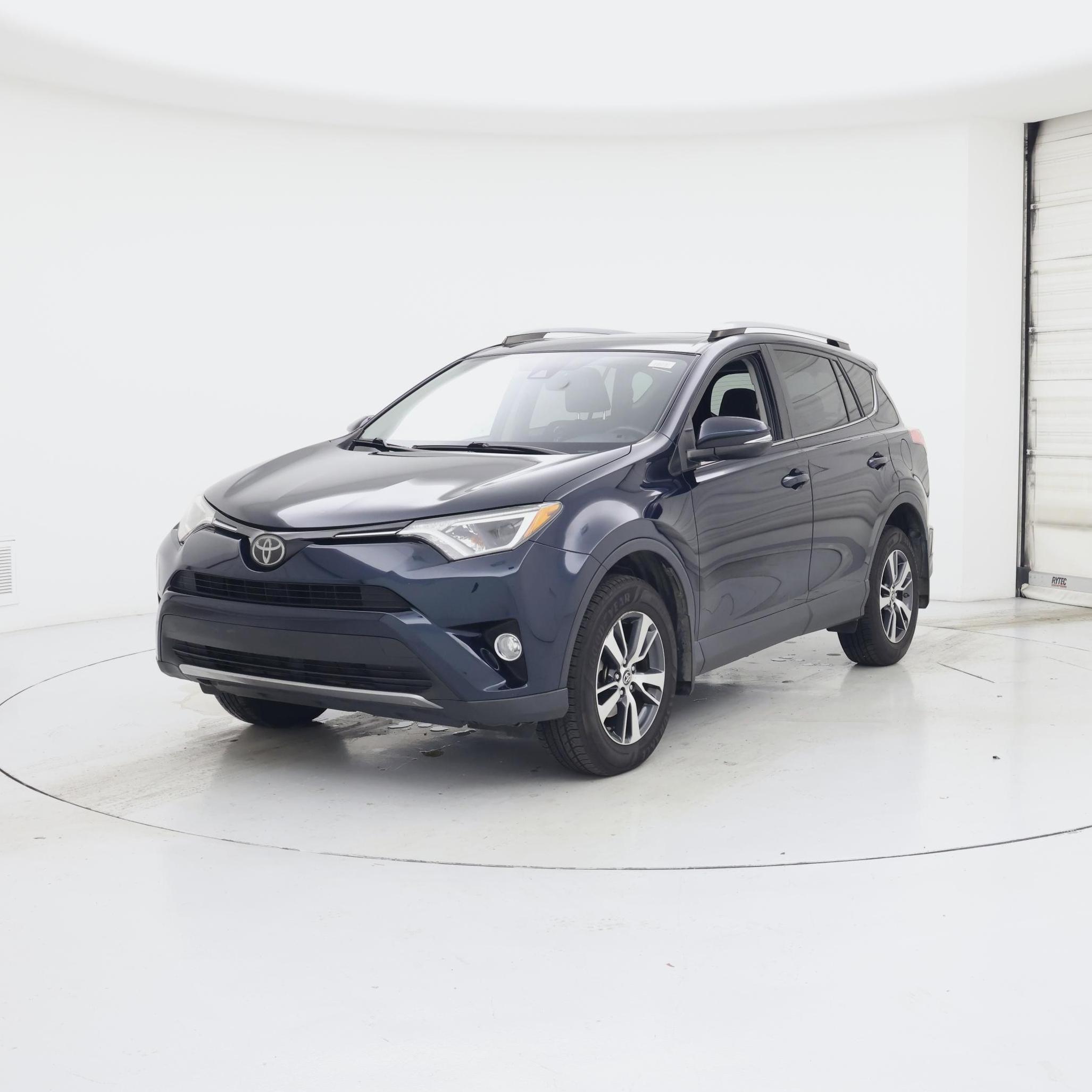 Thumbnail: 2018 Toyota RAV4 - 4
