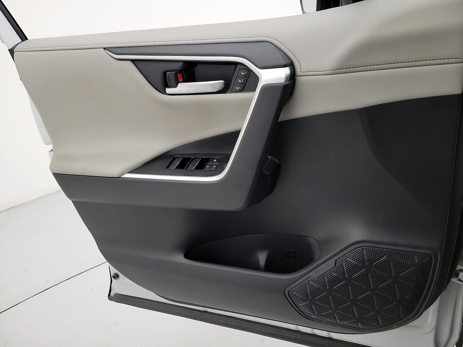 Thumbnail: 2023 Toyota RAV4 - 12
