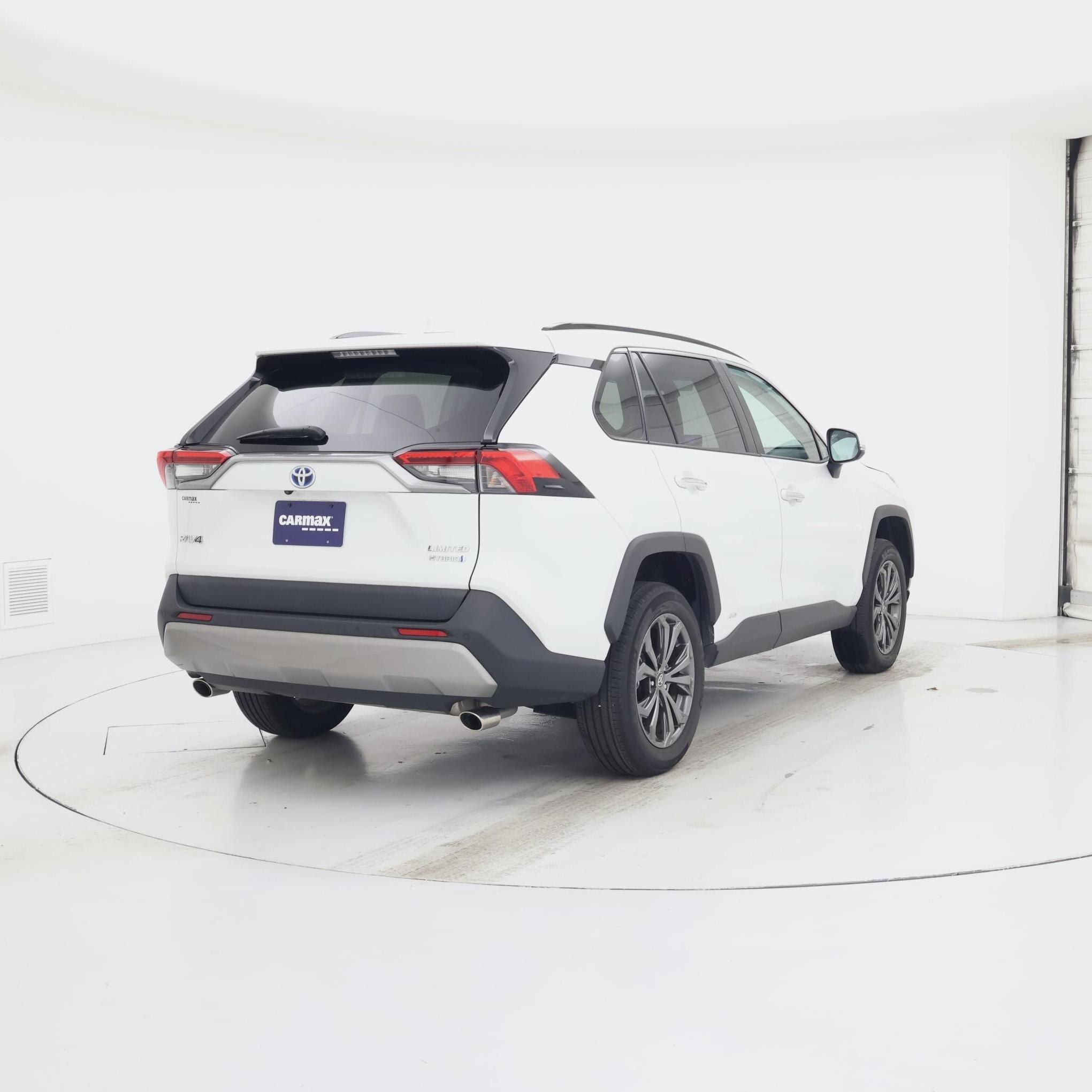 Thumbnail: 2023 Toyota RAV4 - 8