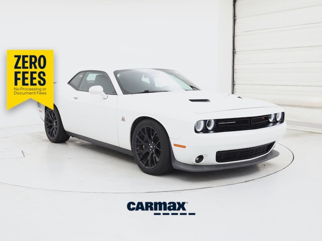 White 2018 Dodge Challenger Coupe Rear-Wheel Drive Automatic