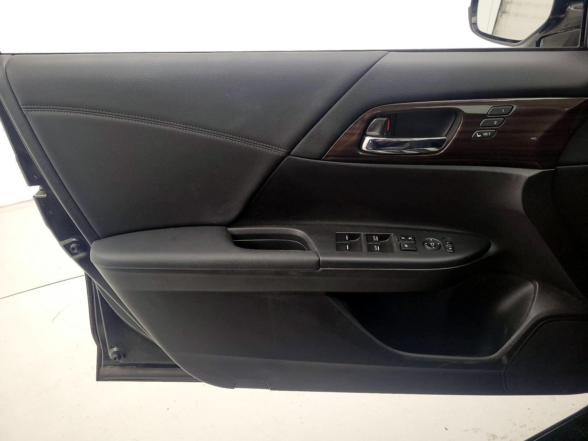 Thumbnail: 2016 Honda Accord - 12