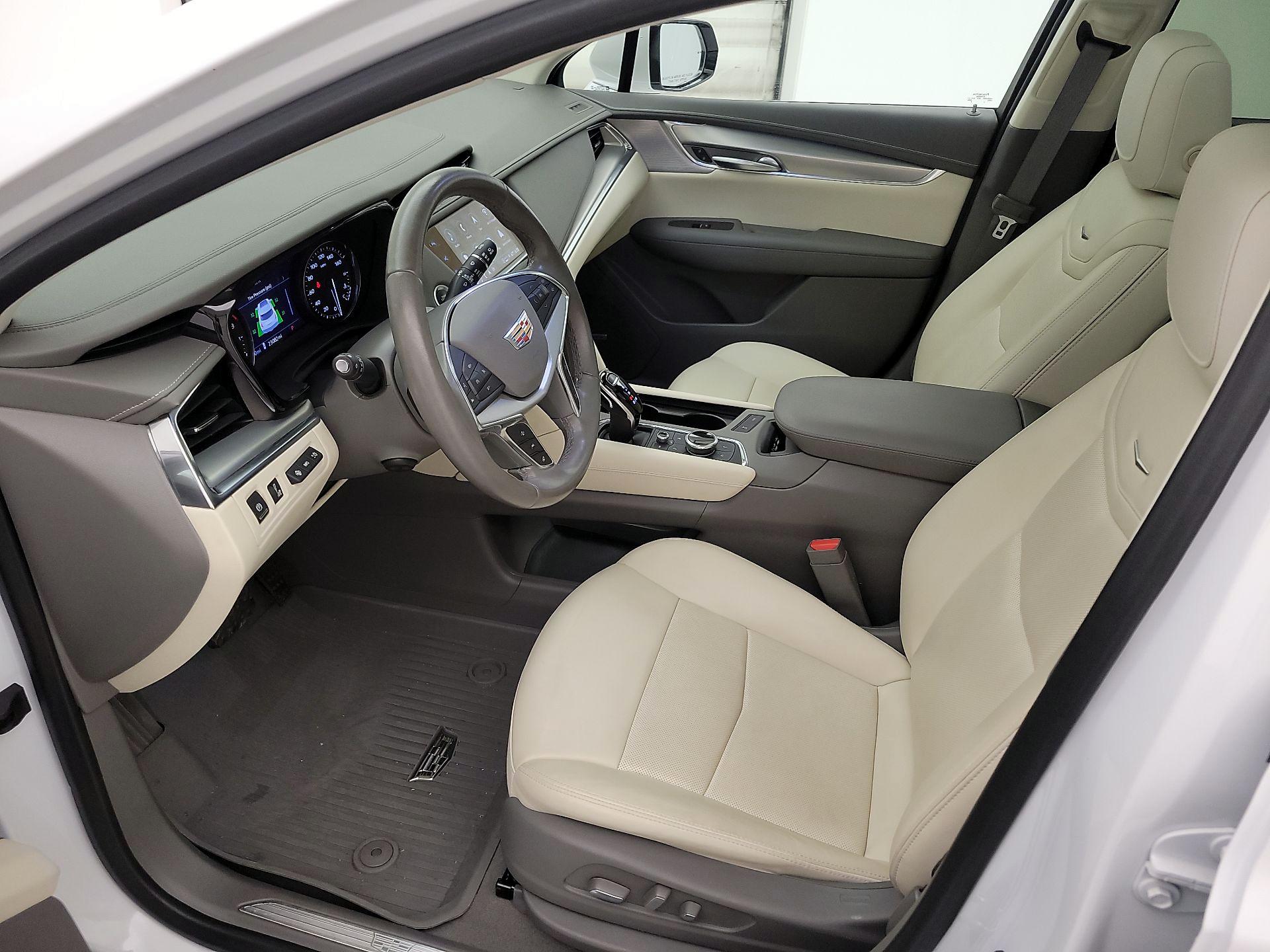 Thumbnail: 2021 Cadillac XT5 - 11