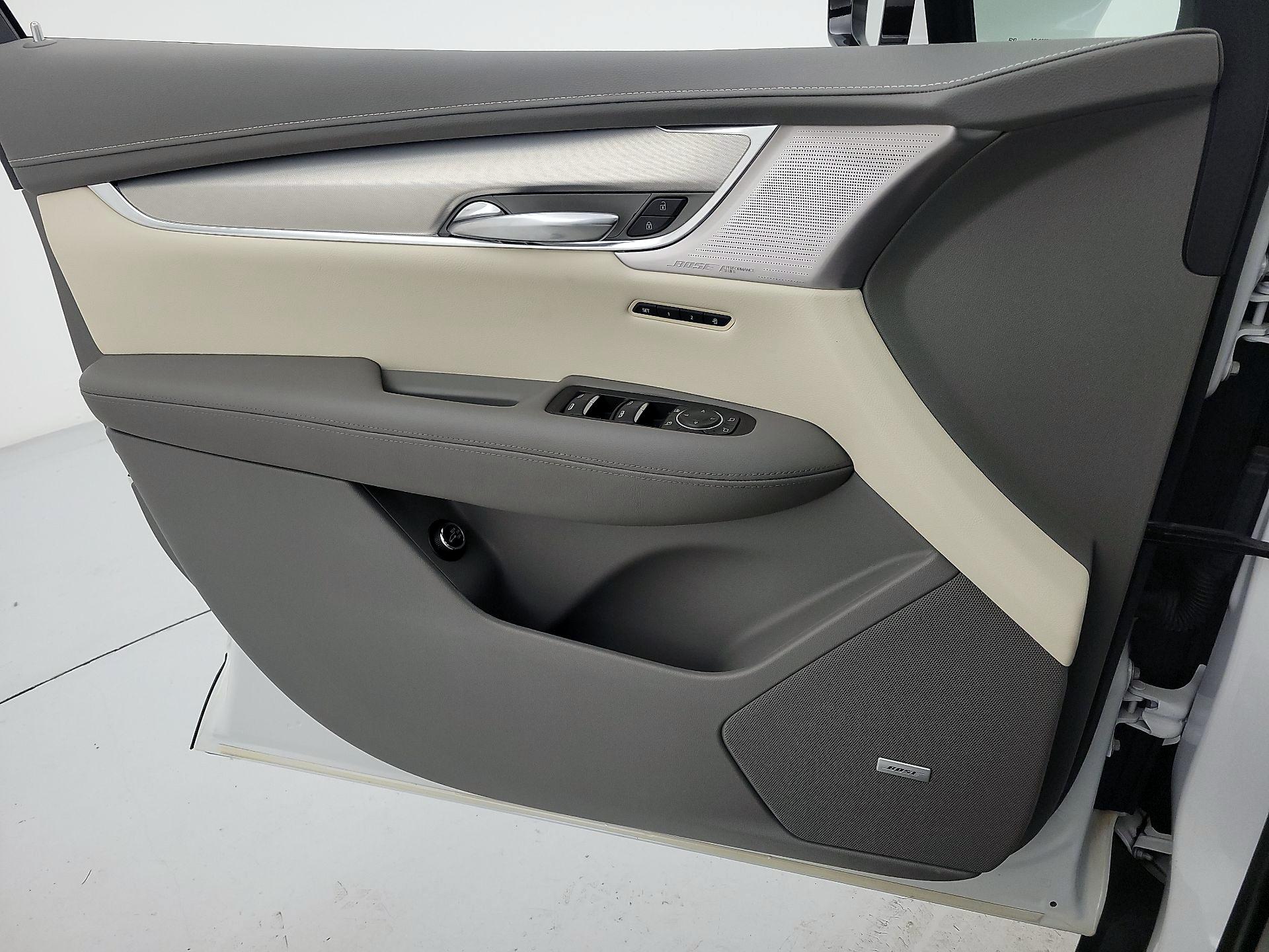 Thumbnail: 2021 Cadillac XT5 - 12