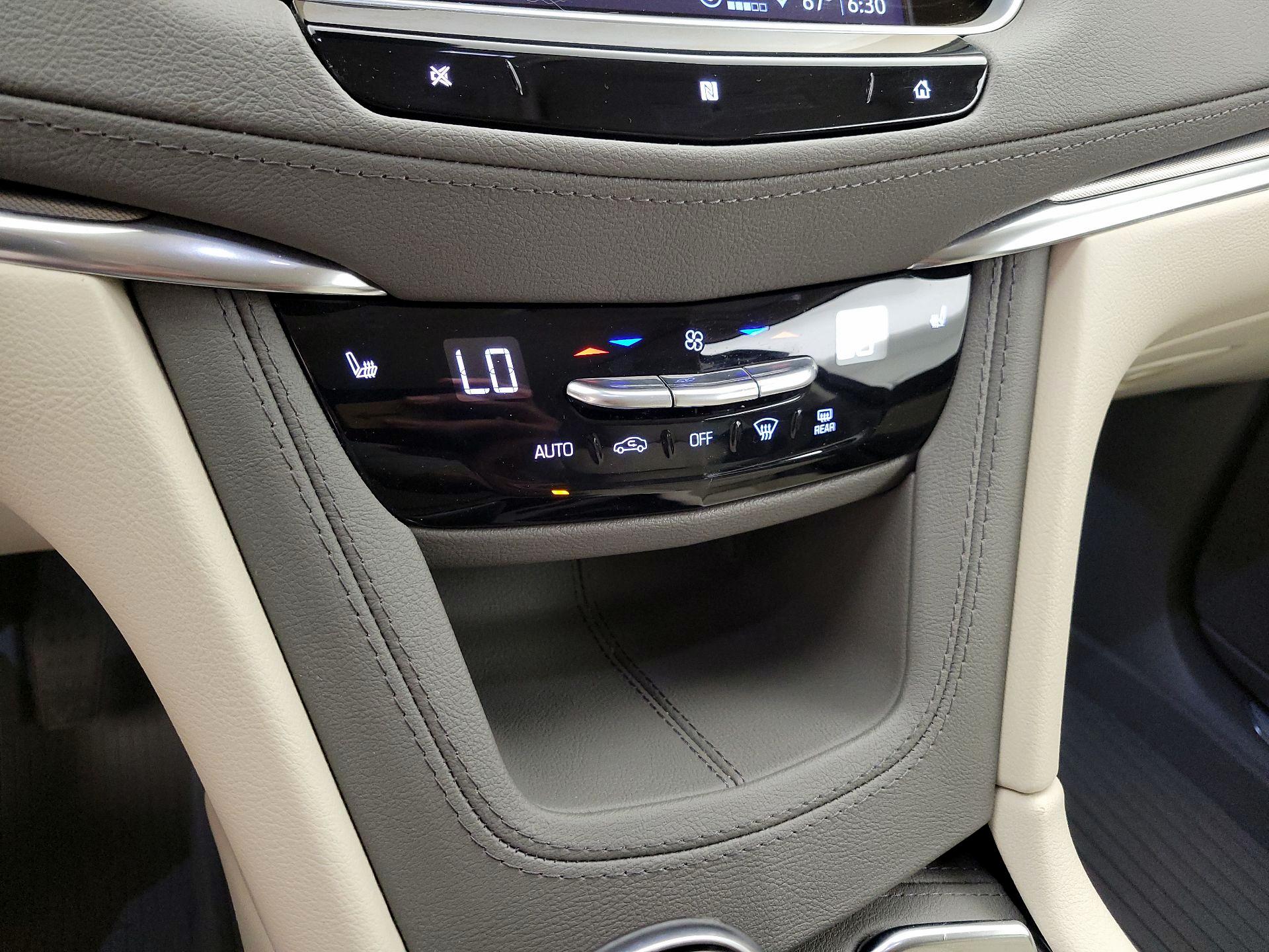 Thumbnail: 2021 Cadillac XT5 - 15