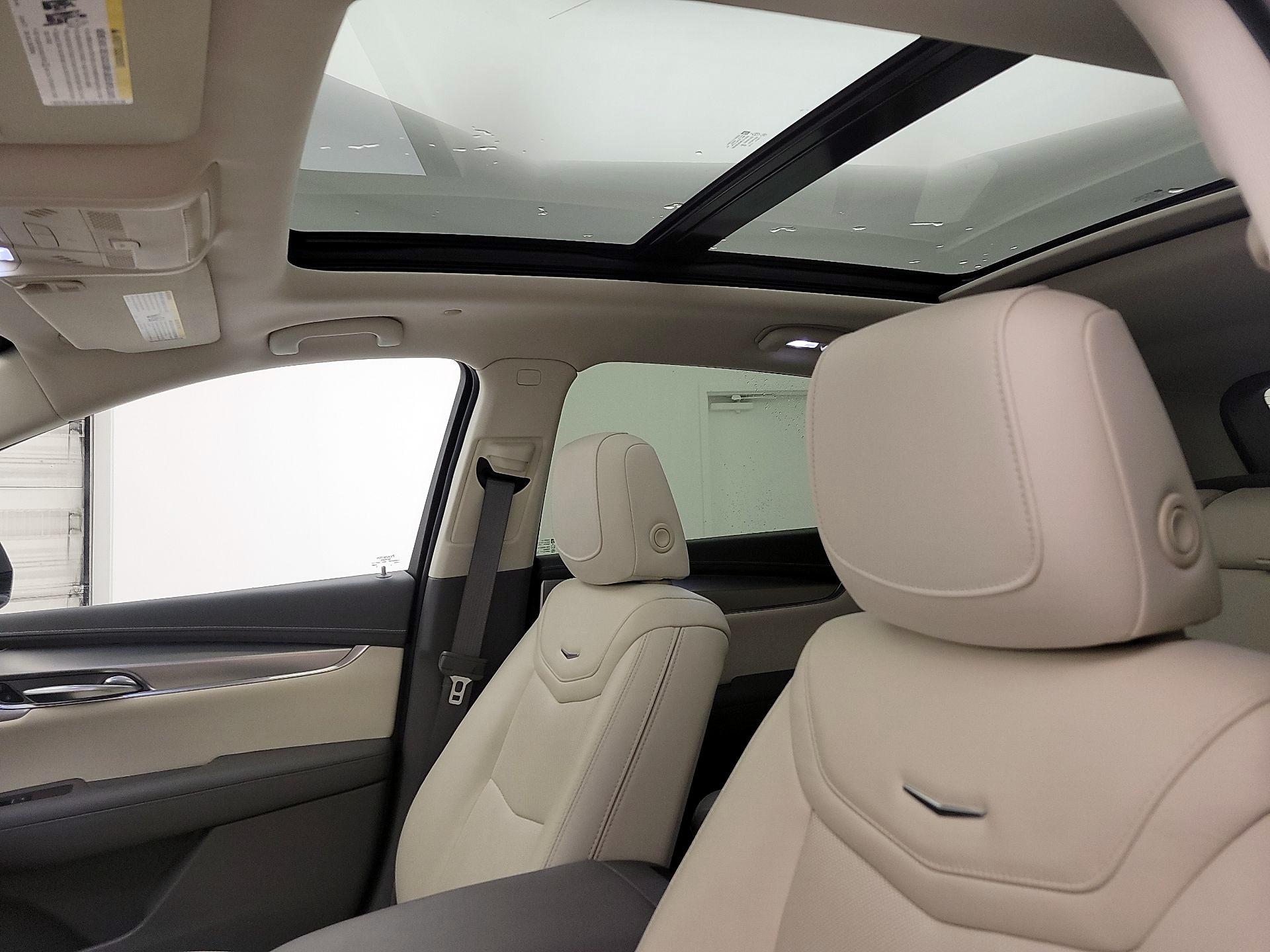 Thumbnail: 2021 Cadillac XT5 - 18