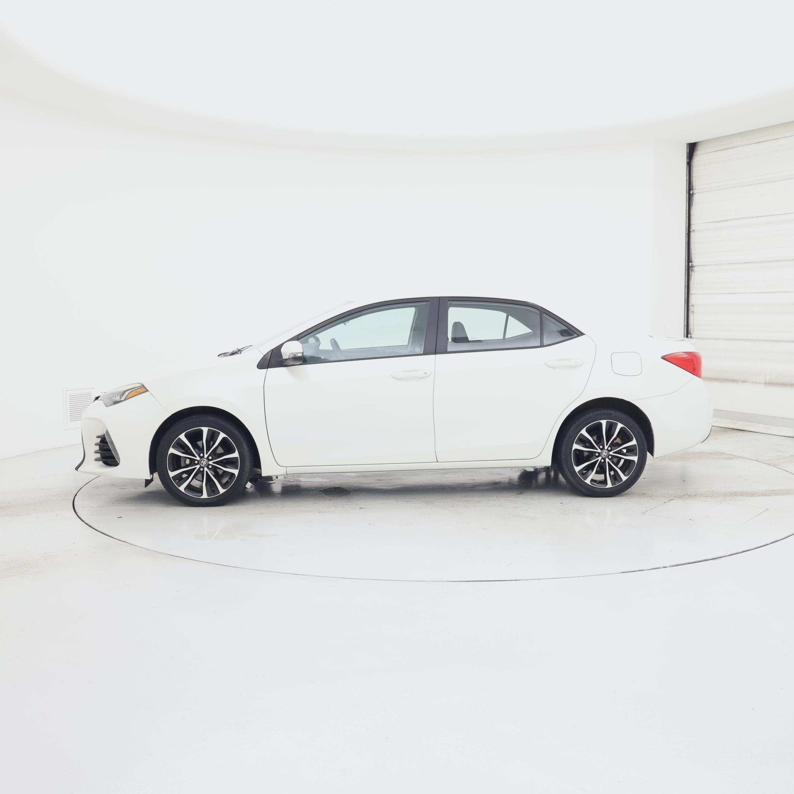 Thumbnail: 2017 Toyota Corolla - 3