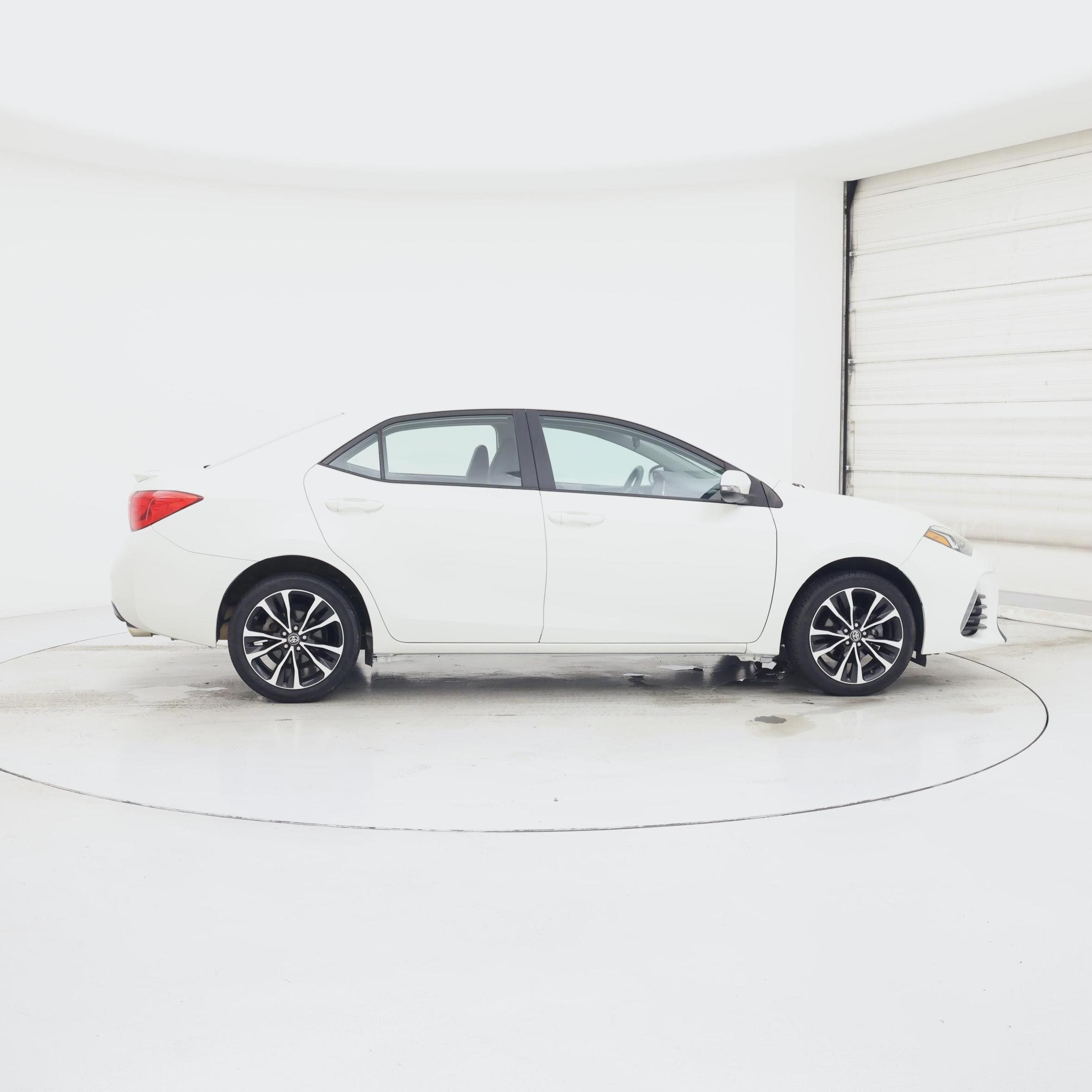Thumbnail: 2017 Toyota Corolla - 7