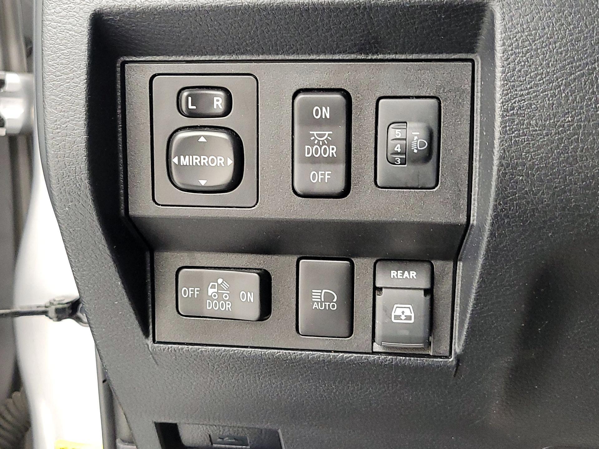 Thumbnail: 2018 Toyota Tundra - 13