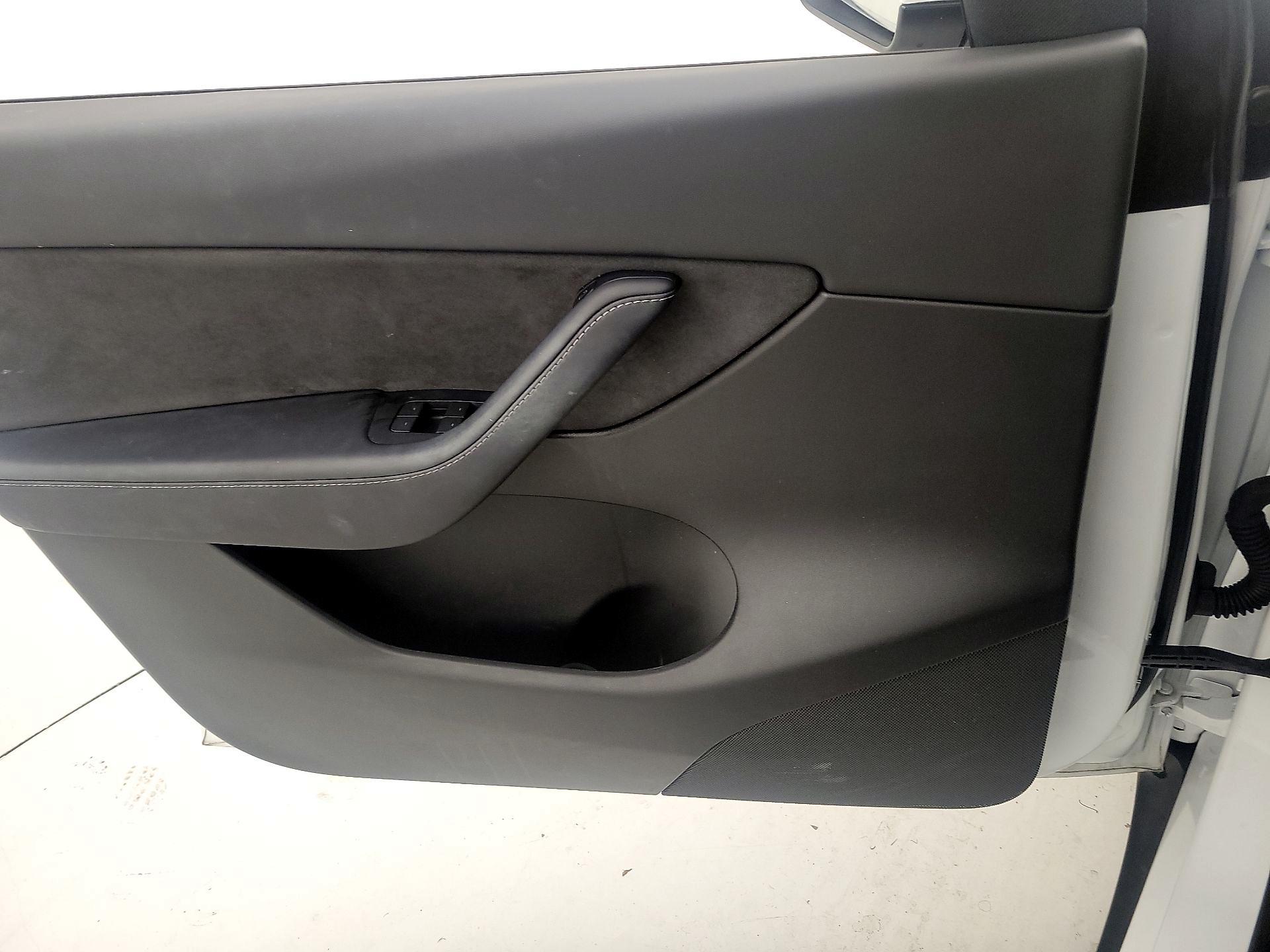 Thumbnail: 2022 Tesla Model Y - 12