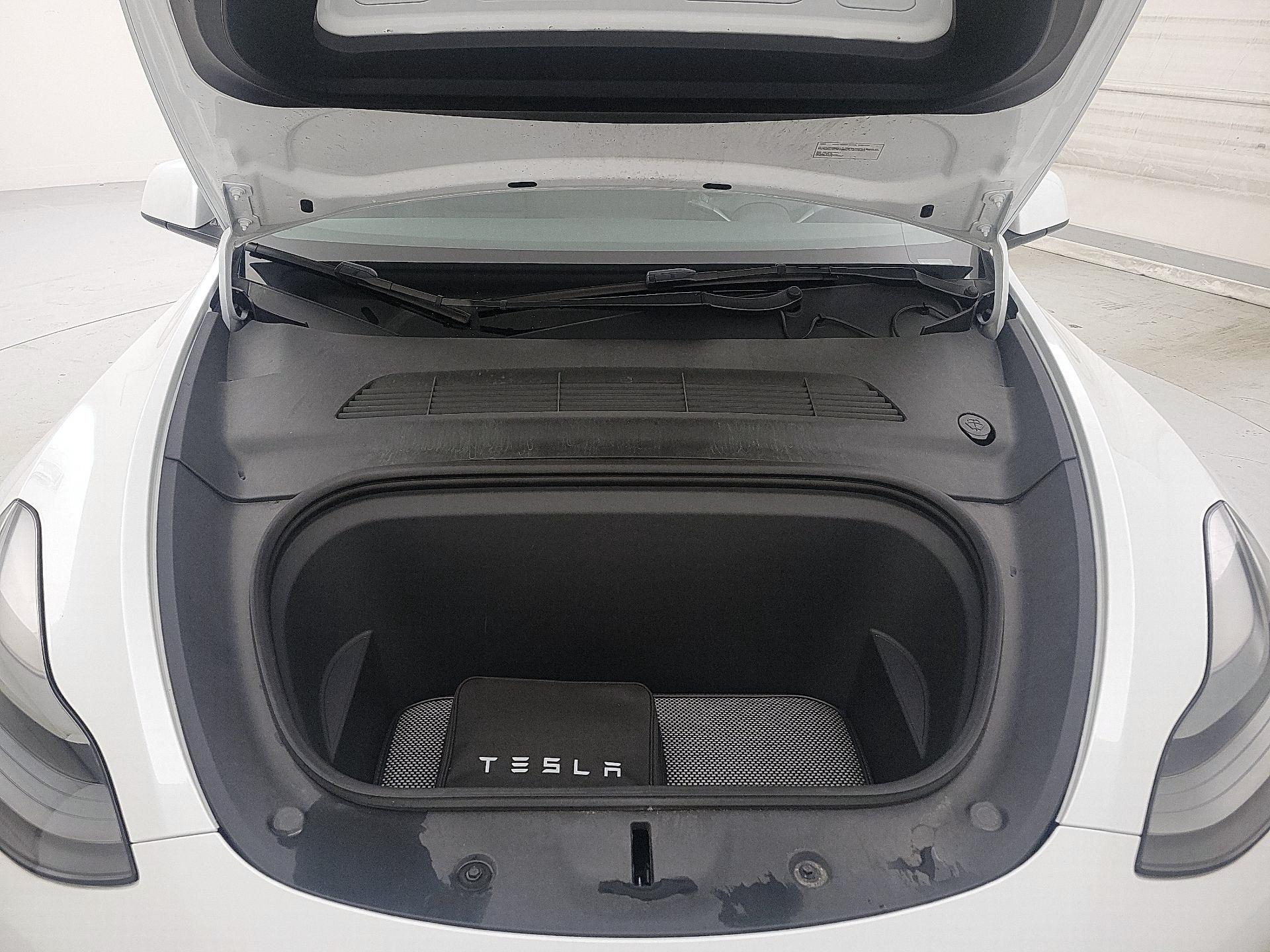 Thumbnail: 2022 Tesla Model Y - 17