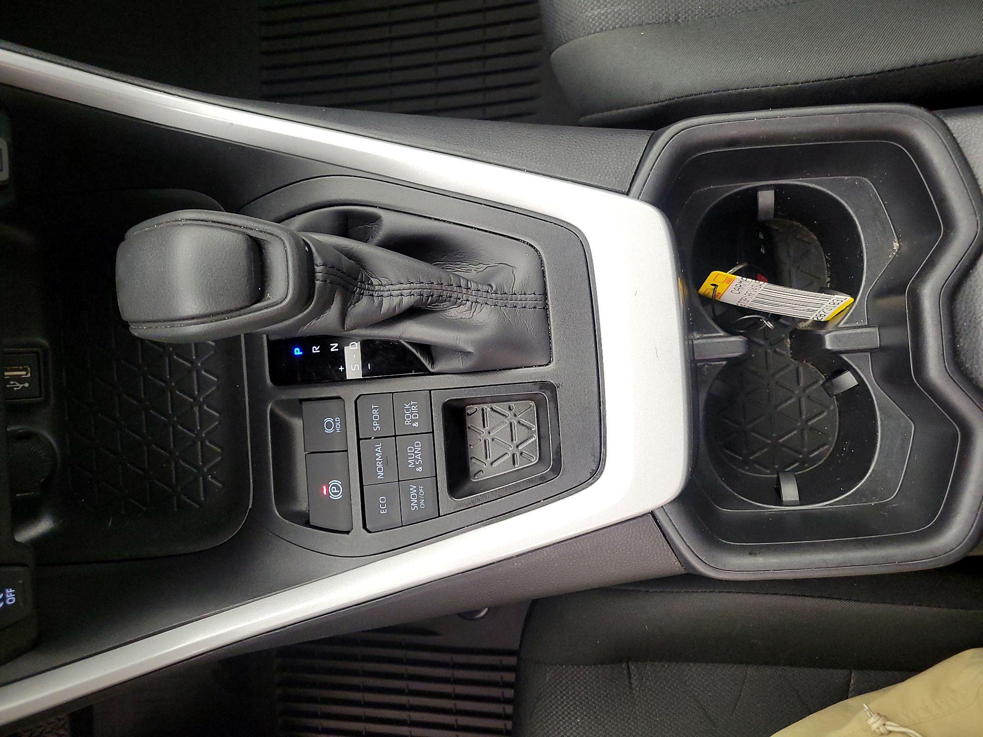 Thumbnail: 2025 Toyota RAV4 - 16
